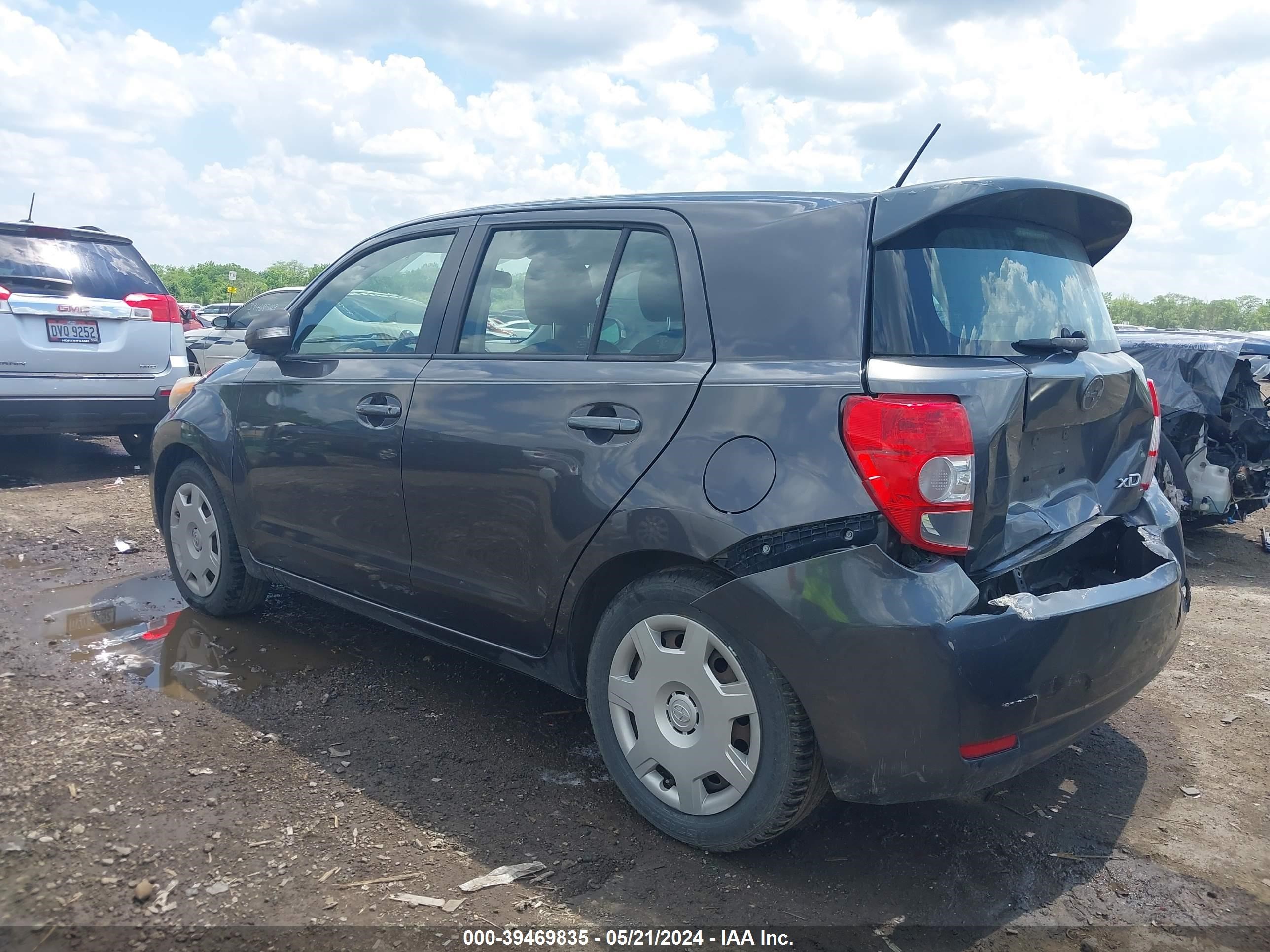 Photo 2 VIN: JTKKU10468J002212 - SCION XD 