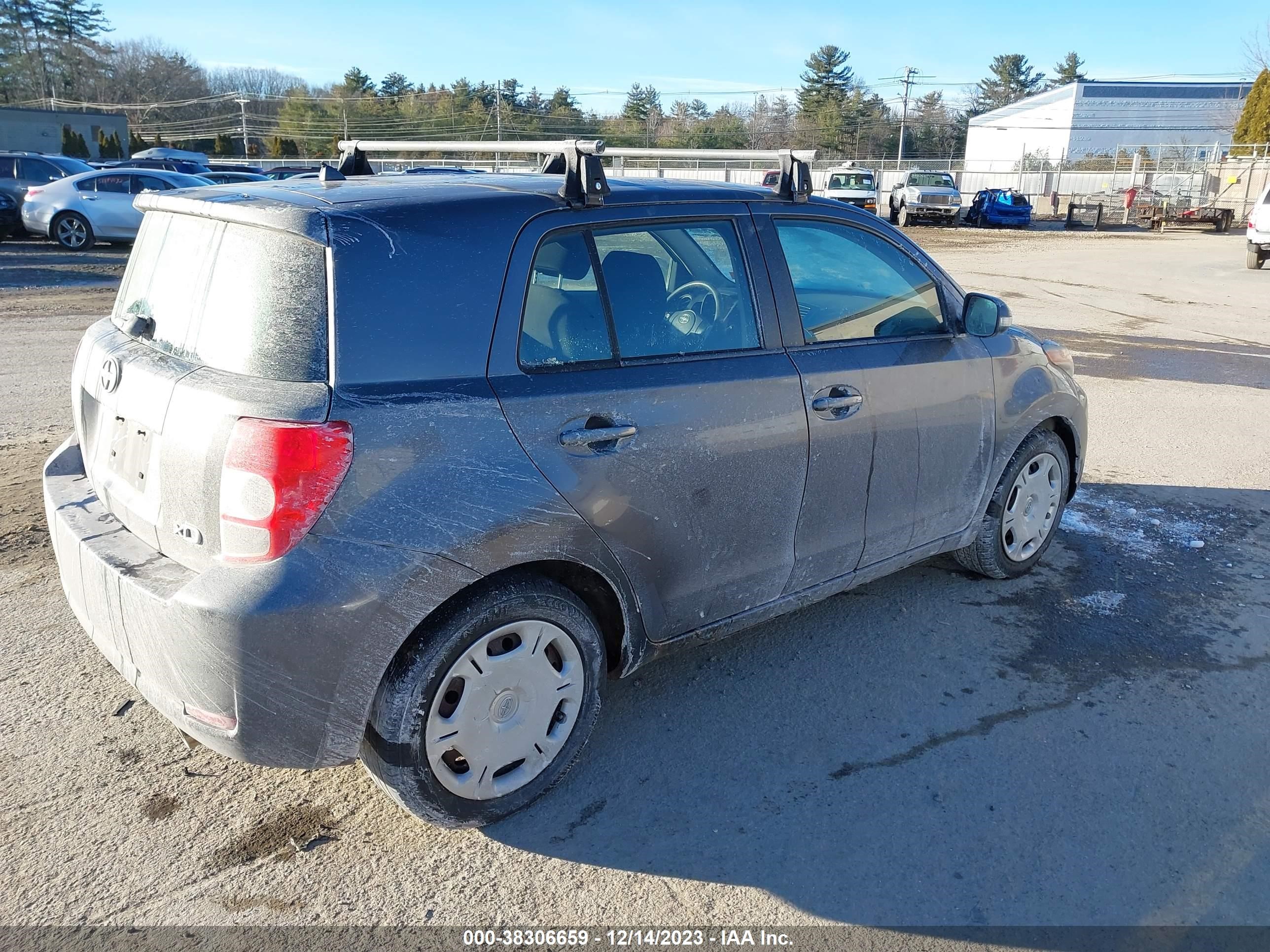 Photo 3 VIN: JTKKU10468J015557 - SCION XD 