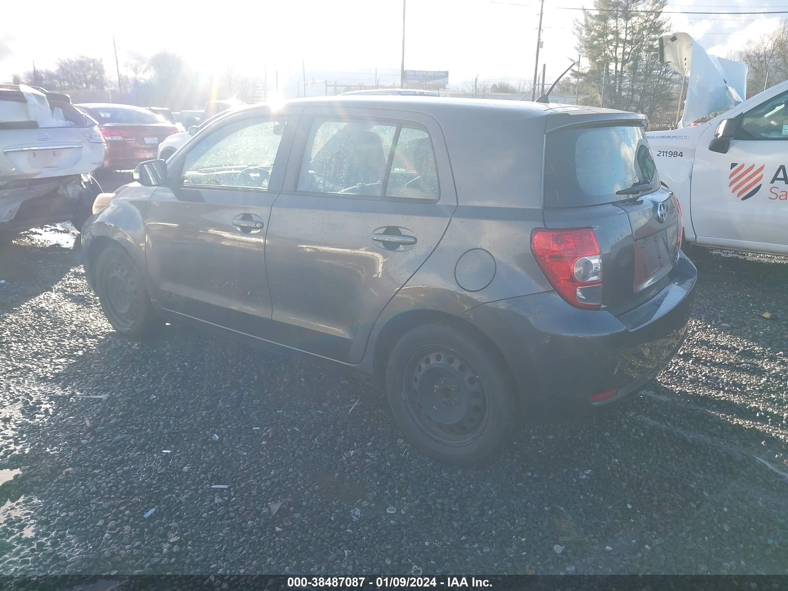 Photo 2 VIN: JTKKU10478J002039 - SCION XD 