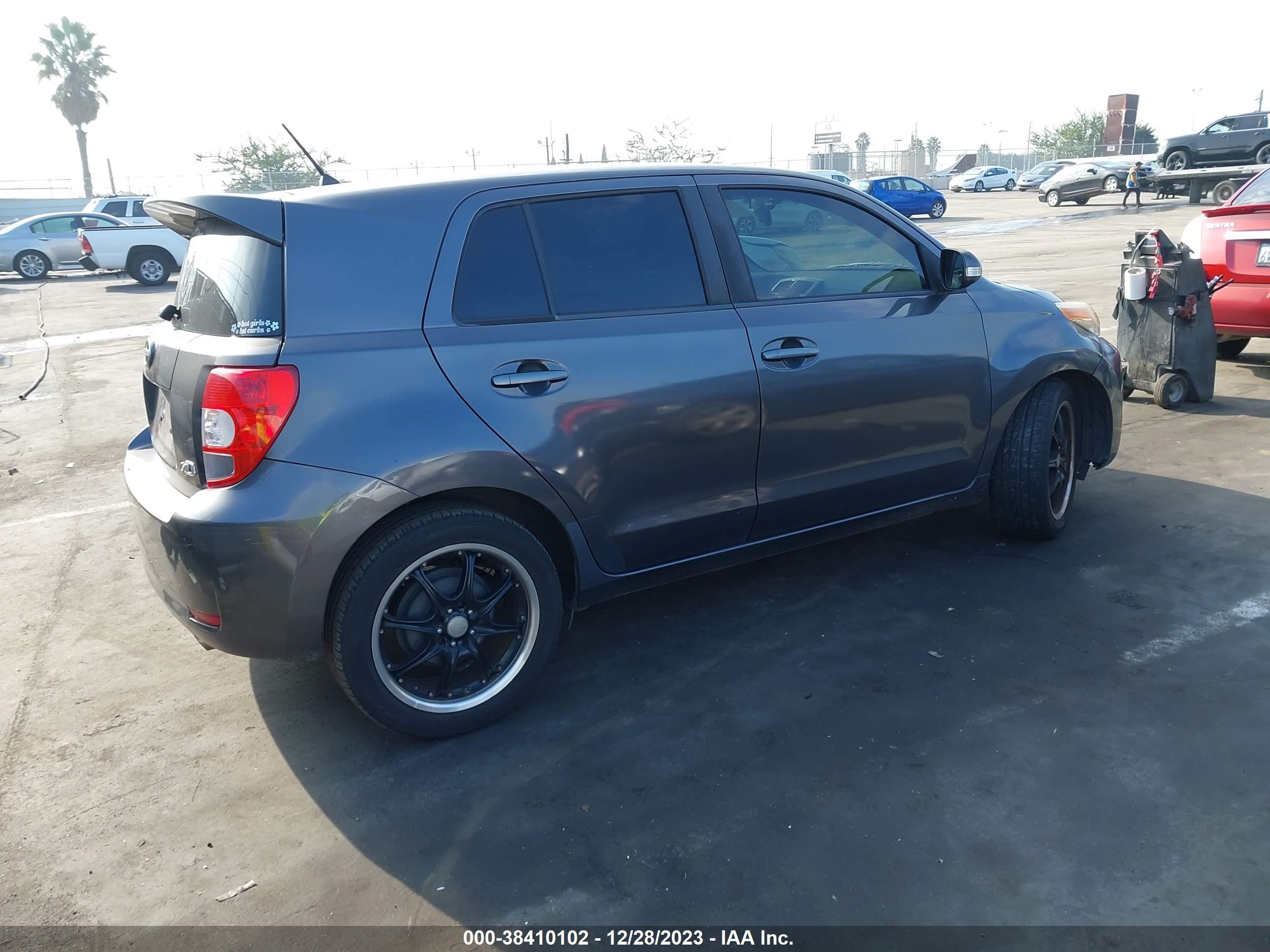 Photo 3 VIN: JTKKU10498J012863 - SCION XD 