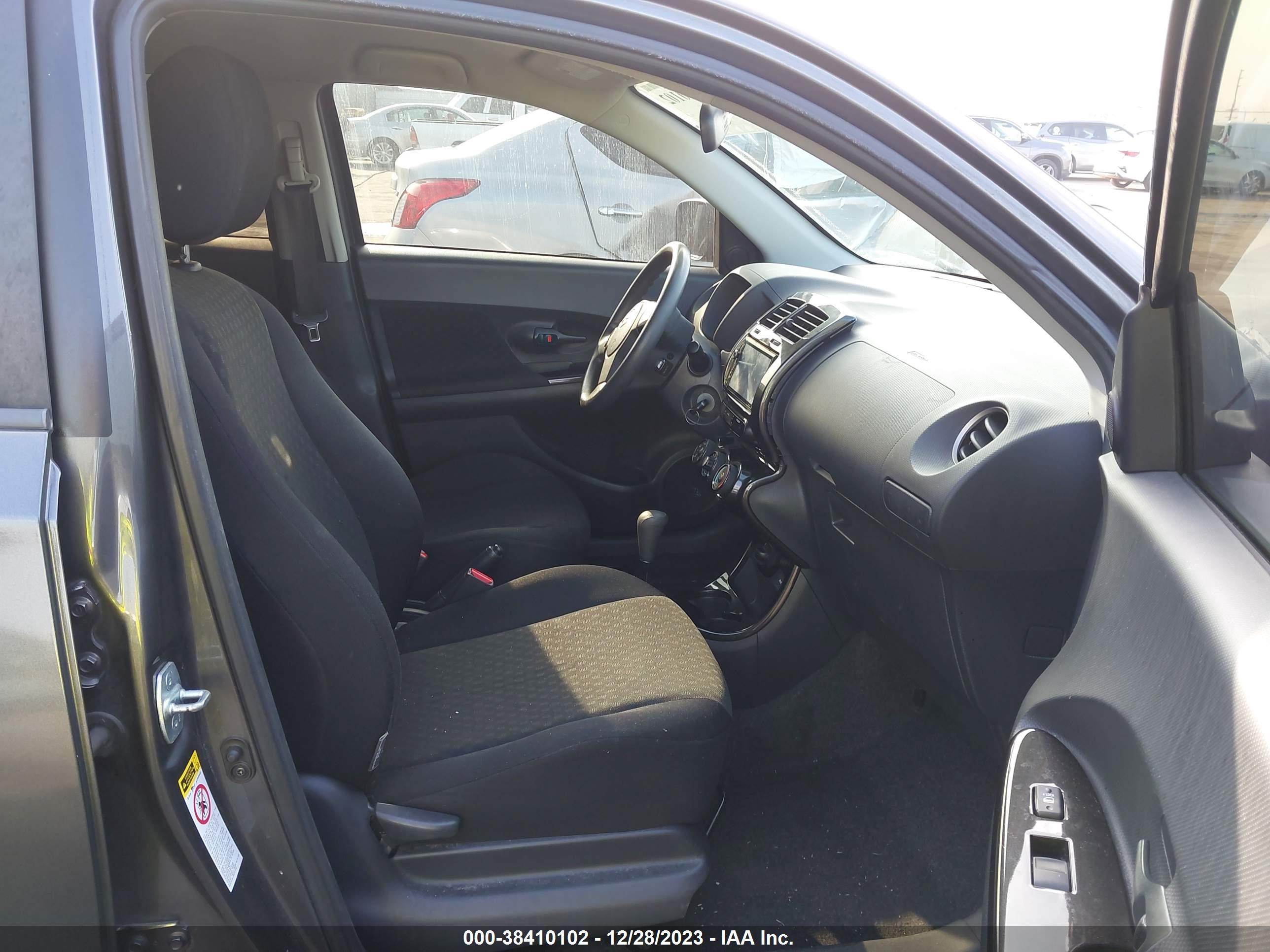 Photo 4 VIN: JTKKU10498J012863 - SCION XD 