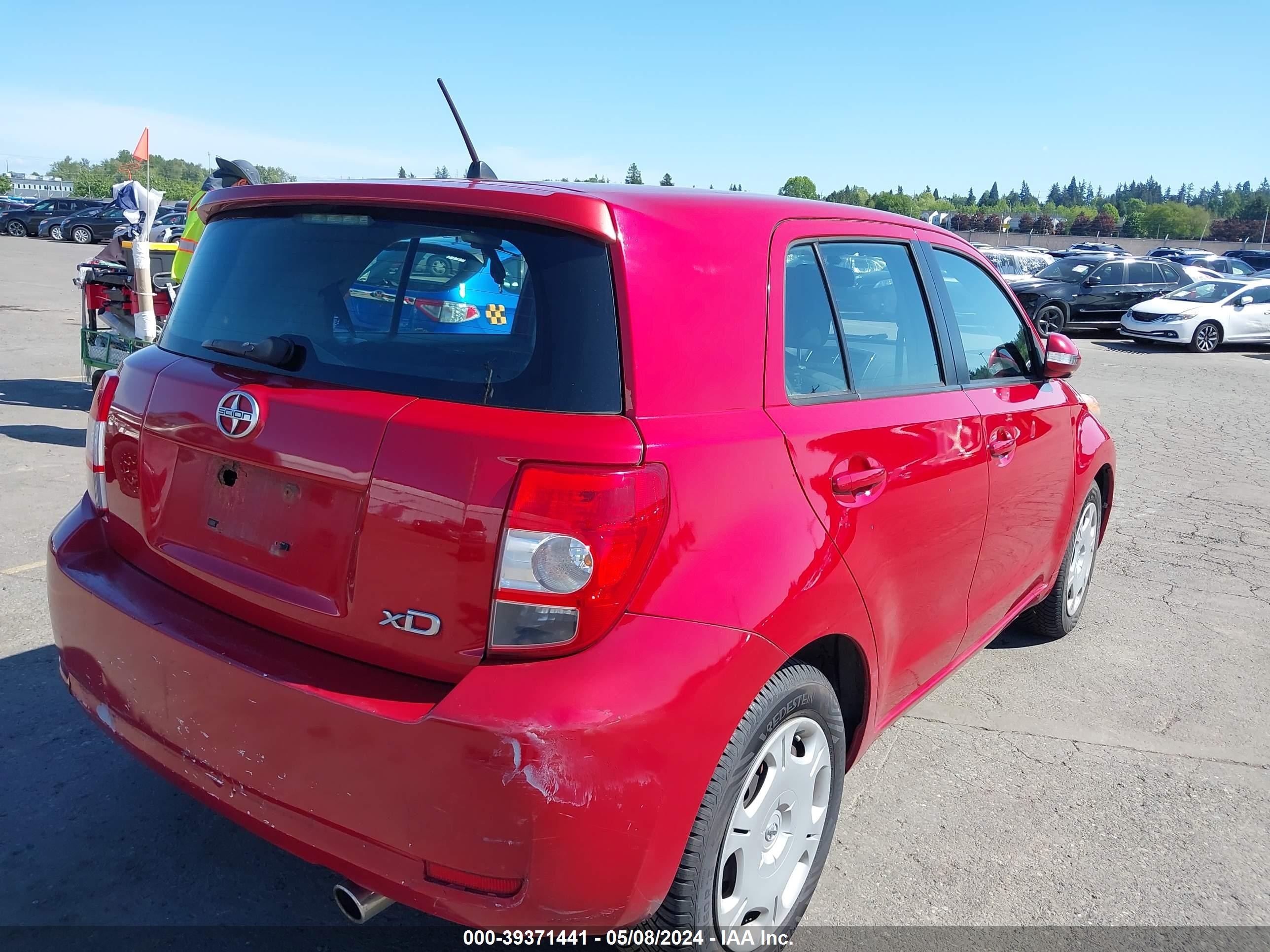 Photo 3 VIN: JTKKU10498J017609 - SCION XD 