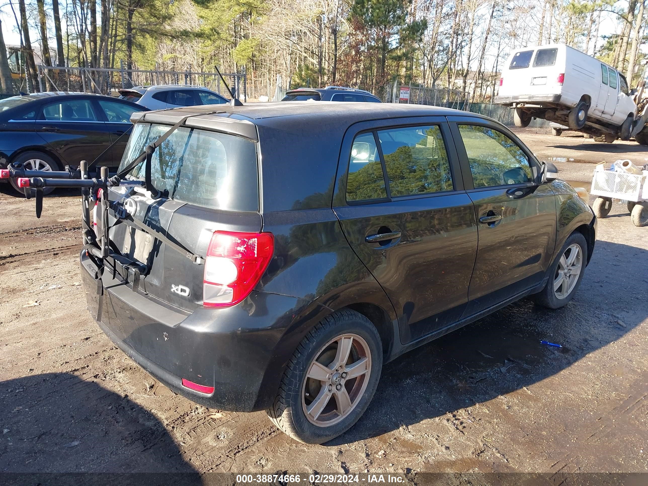 Photo 3 VIN: JTKKU10498J022115 - SCION XD 