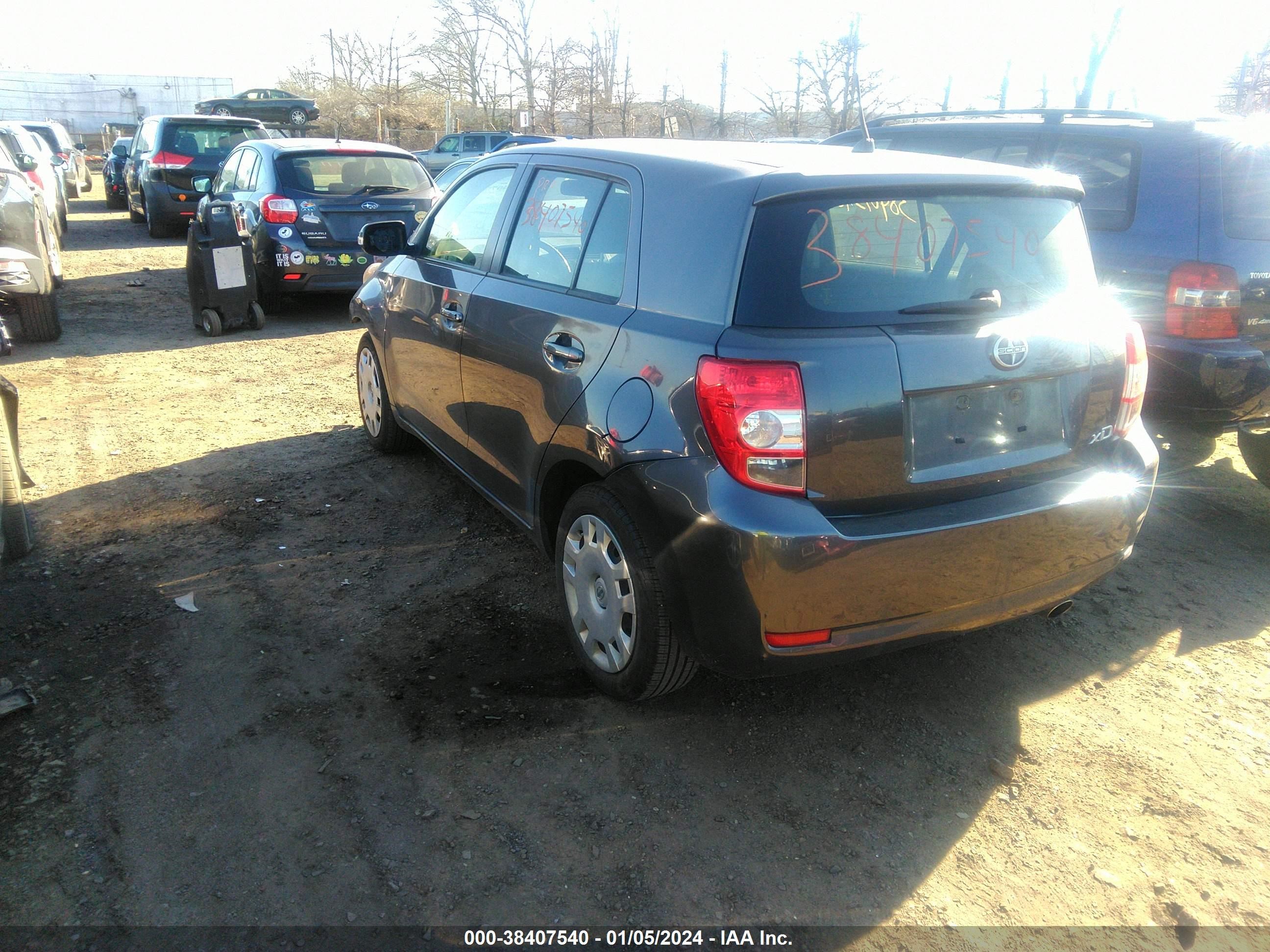 Photo 2 VIN: JTKKU10498J032403 - SCION XD 