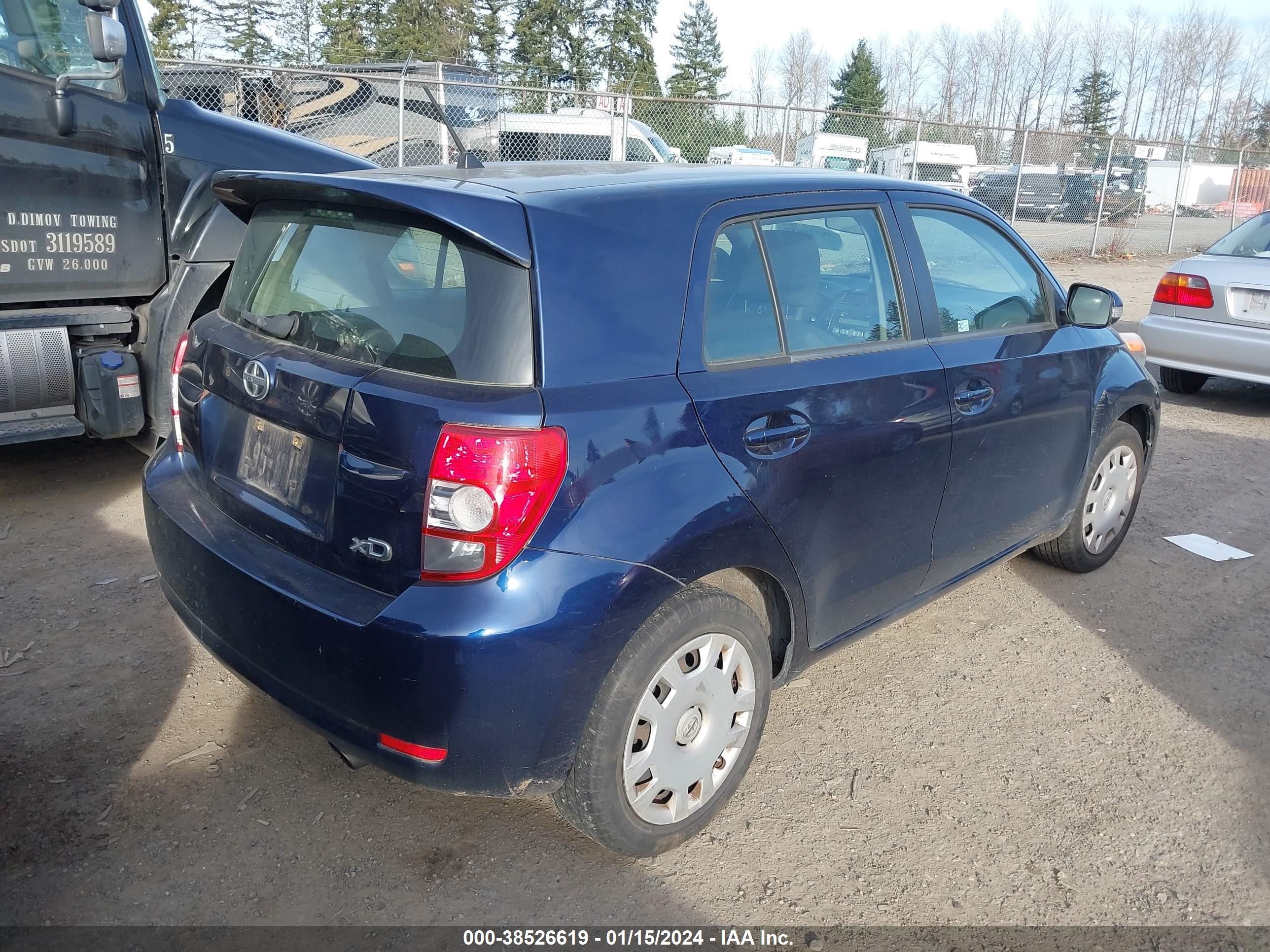 Photo 3 VIN: JTKKU104X8J004755 - SCION XD 