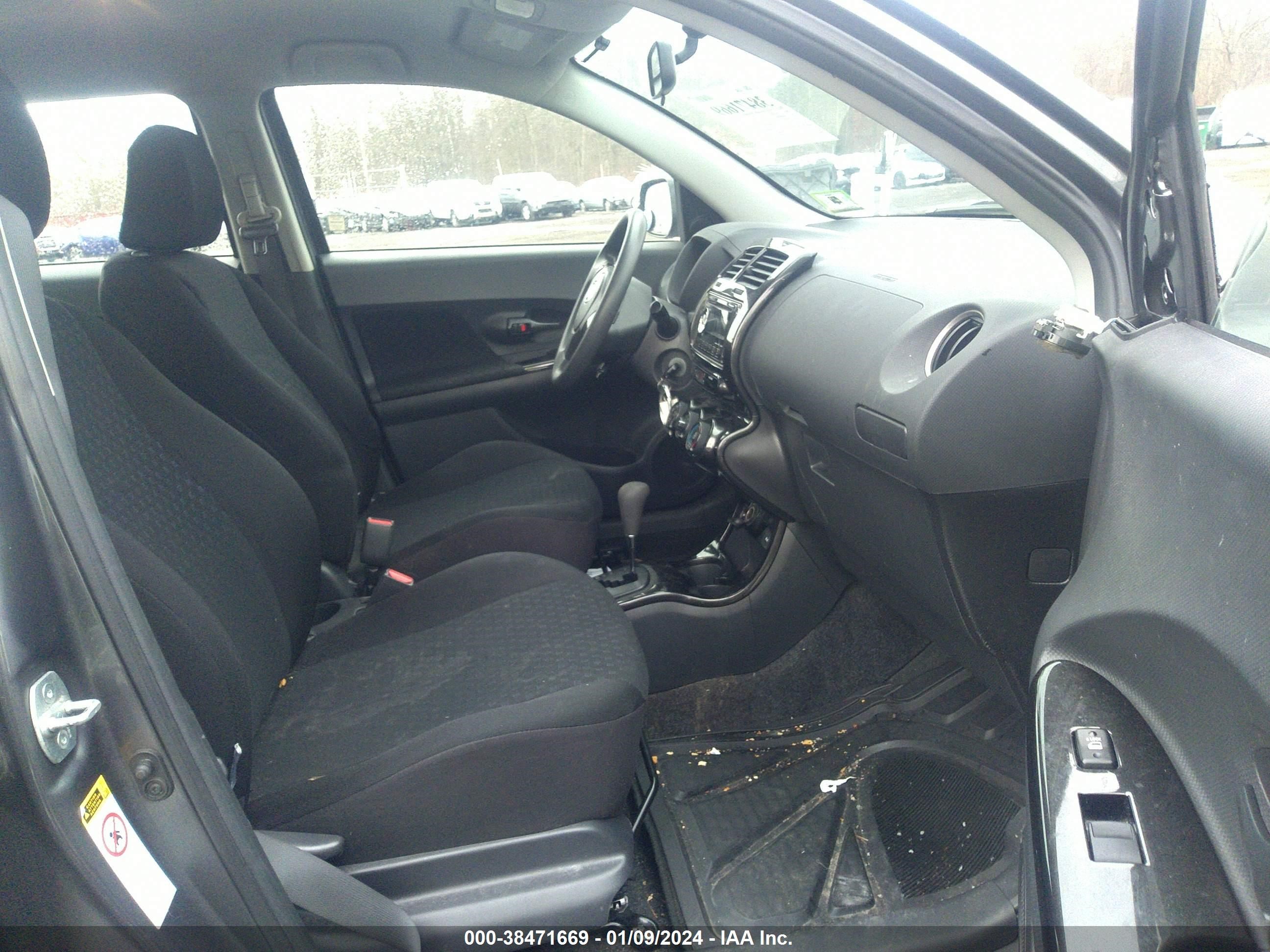 Photo 4 VIN: JTKKU104X8J018333 - SCION XD 