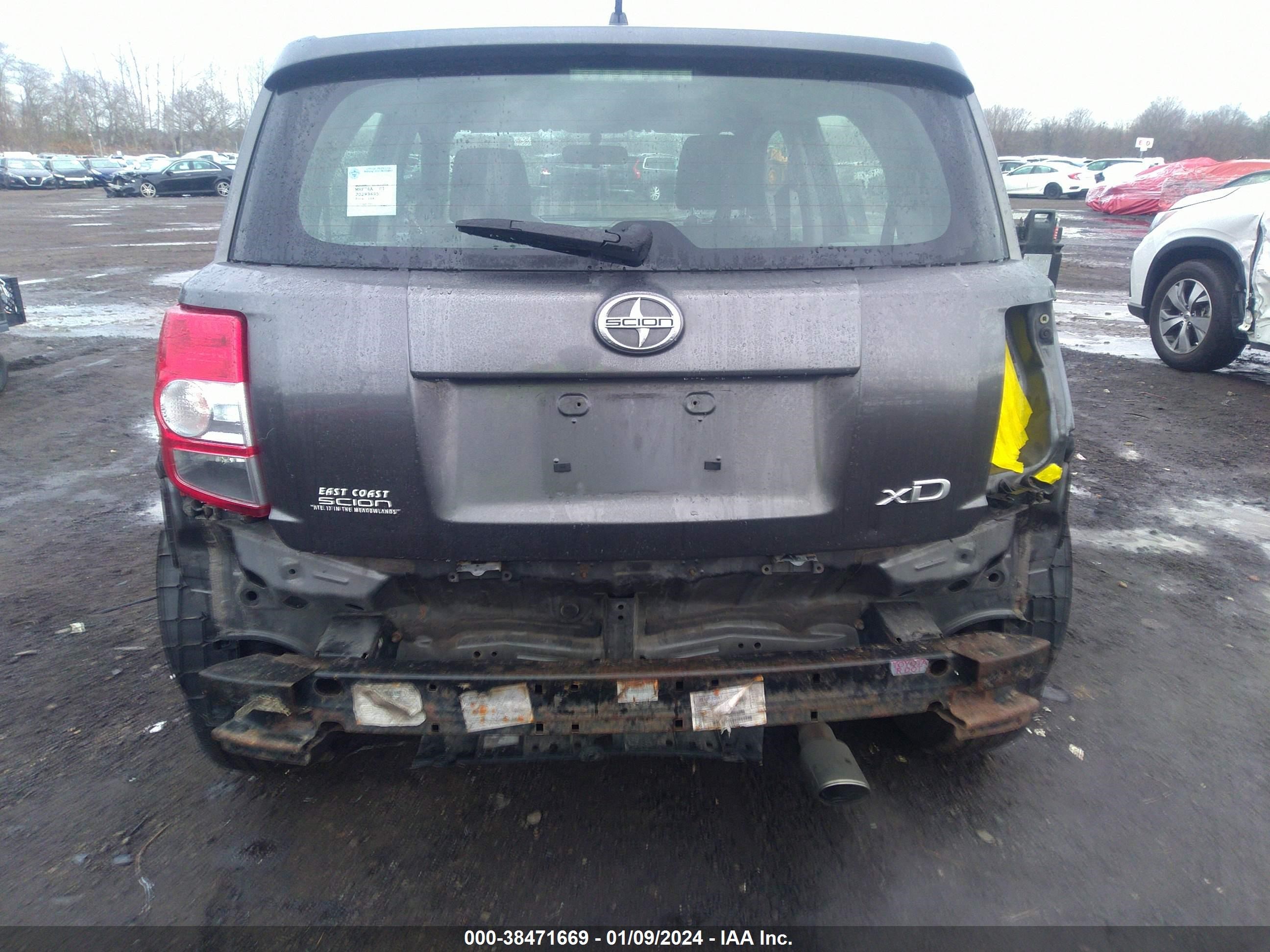 Photo 5 VIN: JTKKU104X8J018333 - SCION XD 