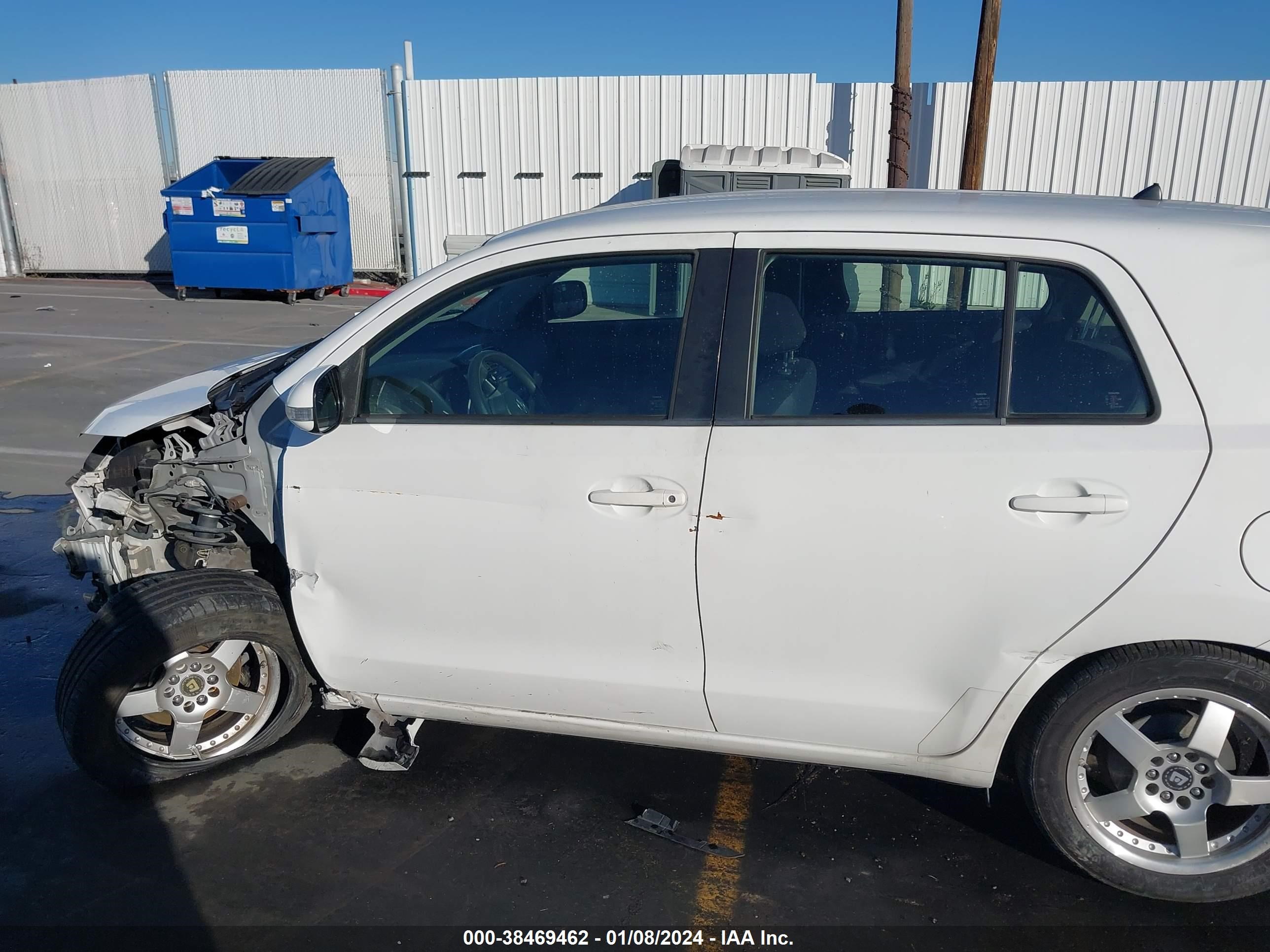 Photo 14 VIN: JTKKU104X8J021667 - SCION XD 