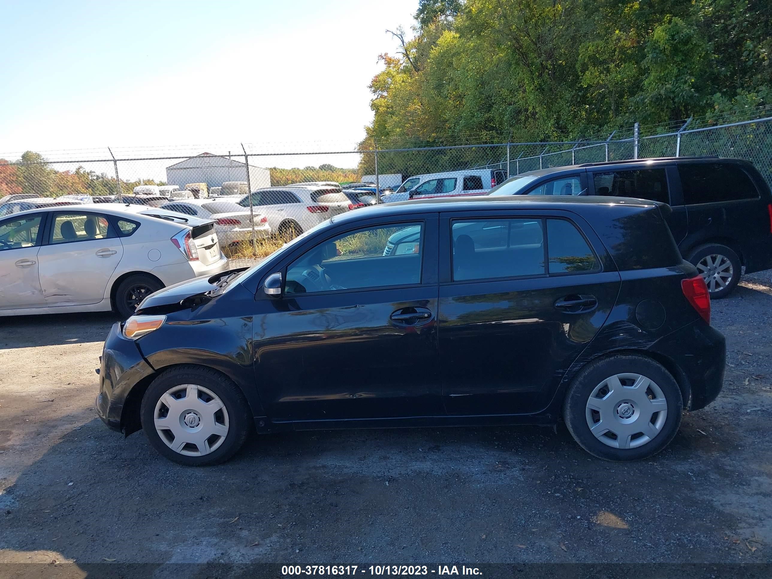 Photo 12 VIN: JTKKU4B43B1013738 - SCION XD 