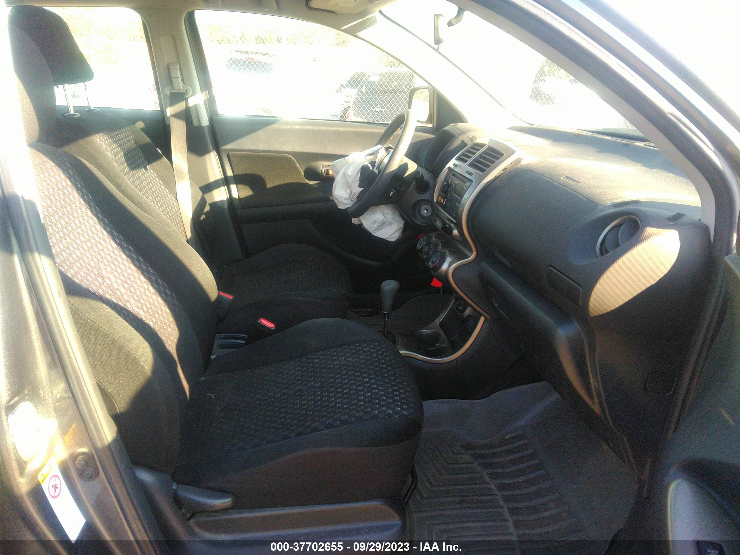 Photo 4 VIN: JTKKU4B44C1023602 - SCION XD 