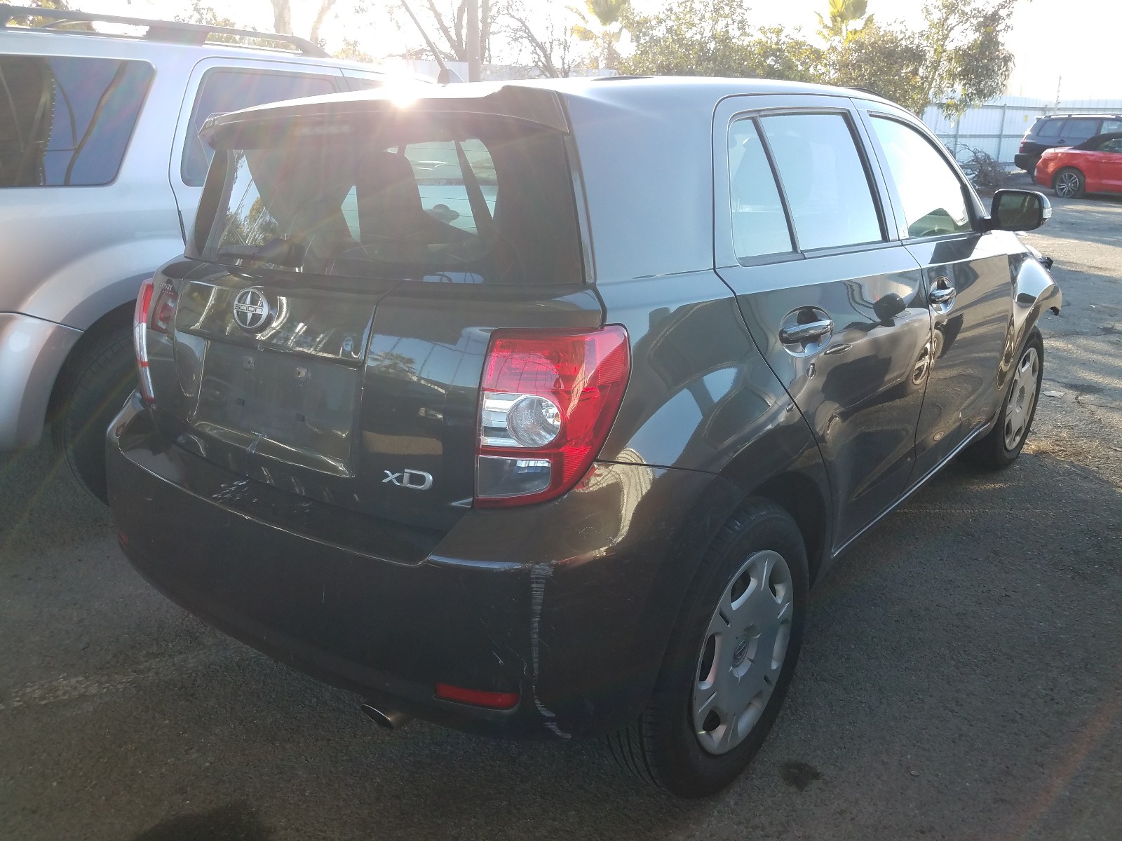 Photo 3 VIN: JTKKU4B45B1008718 - TOYOTA SCION XD 