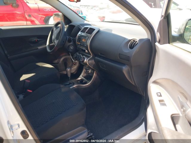 Photo 4 VIN: JTKKU4B45C1023799 - TOYOTA SCION XD 