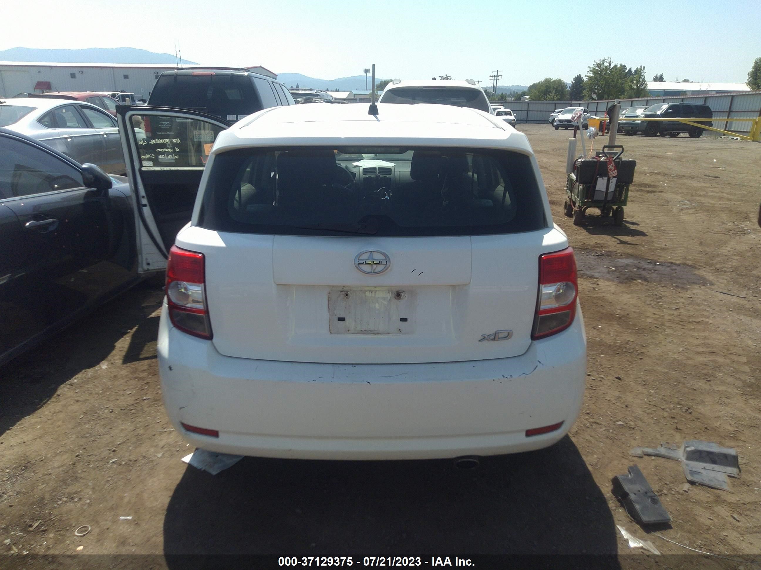 Photo 14 VIN: JTKKU4B48C1025966 - SCION XD 