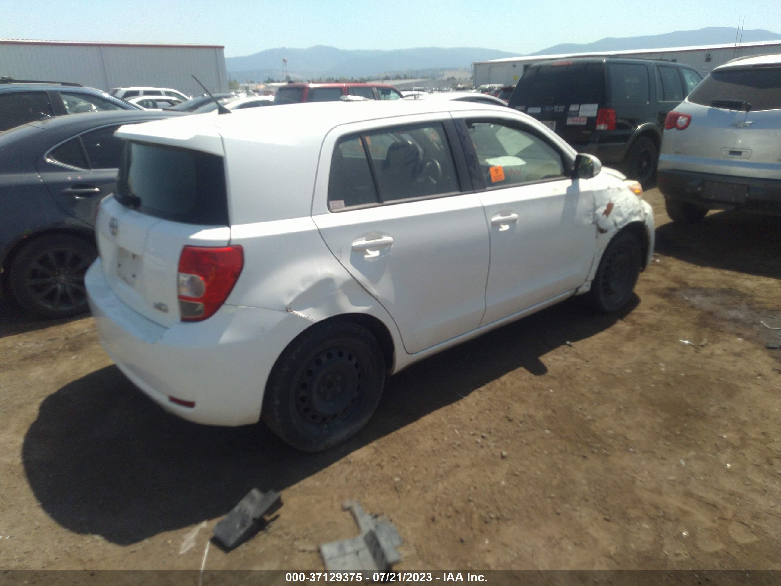 Photo 3 VIN: JTKKU4B48C1025966 - SCION XD 