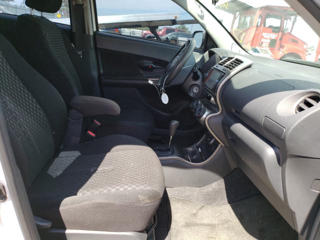 Photo 4 VIN: JTKKU4B49B1013517 - TOYOTA SCION XD 