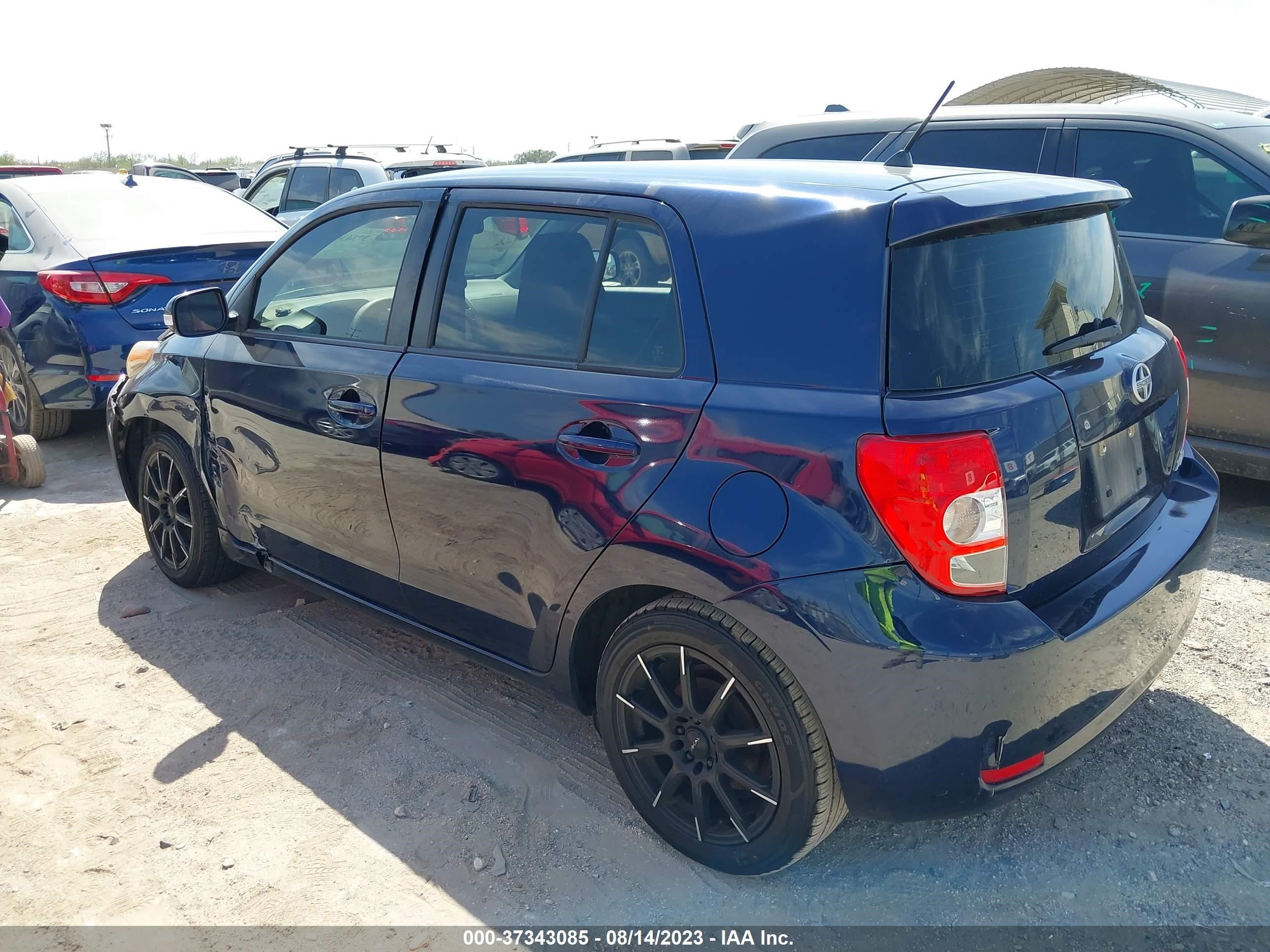 Photo 2 VIN: JTKKUPB42E1041052 - SCION XD 