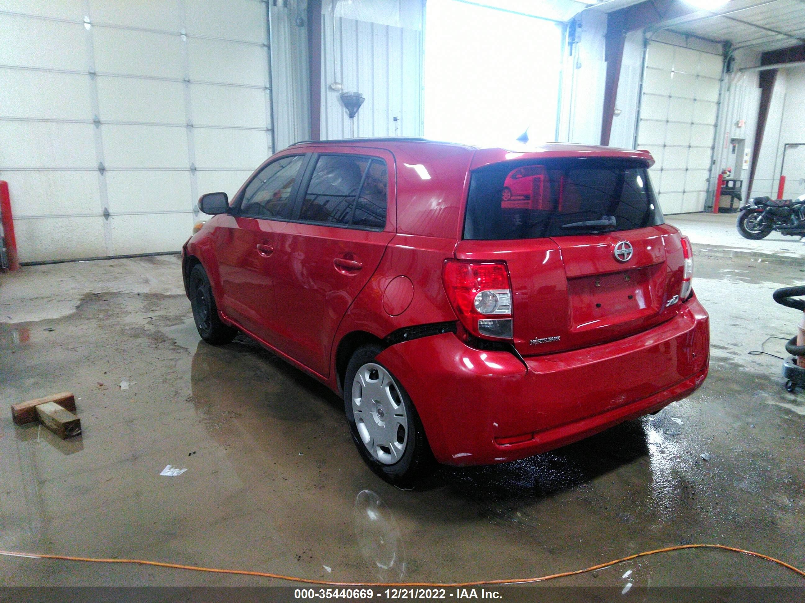 Photo 2 VIN: JTKKUPB43E1042551 - SCION XD 