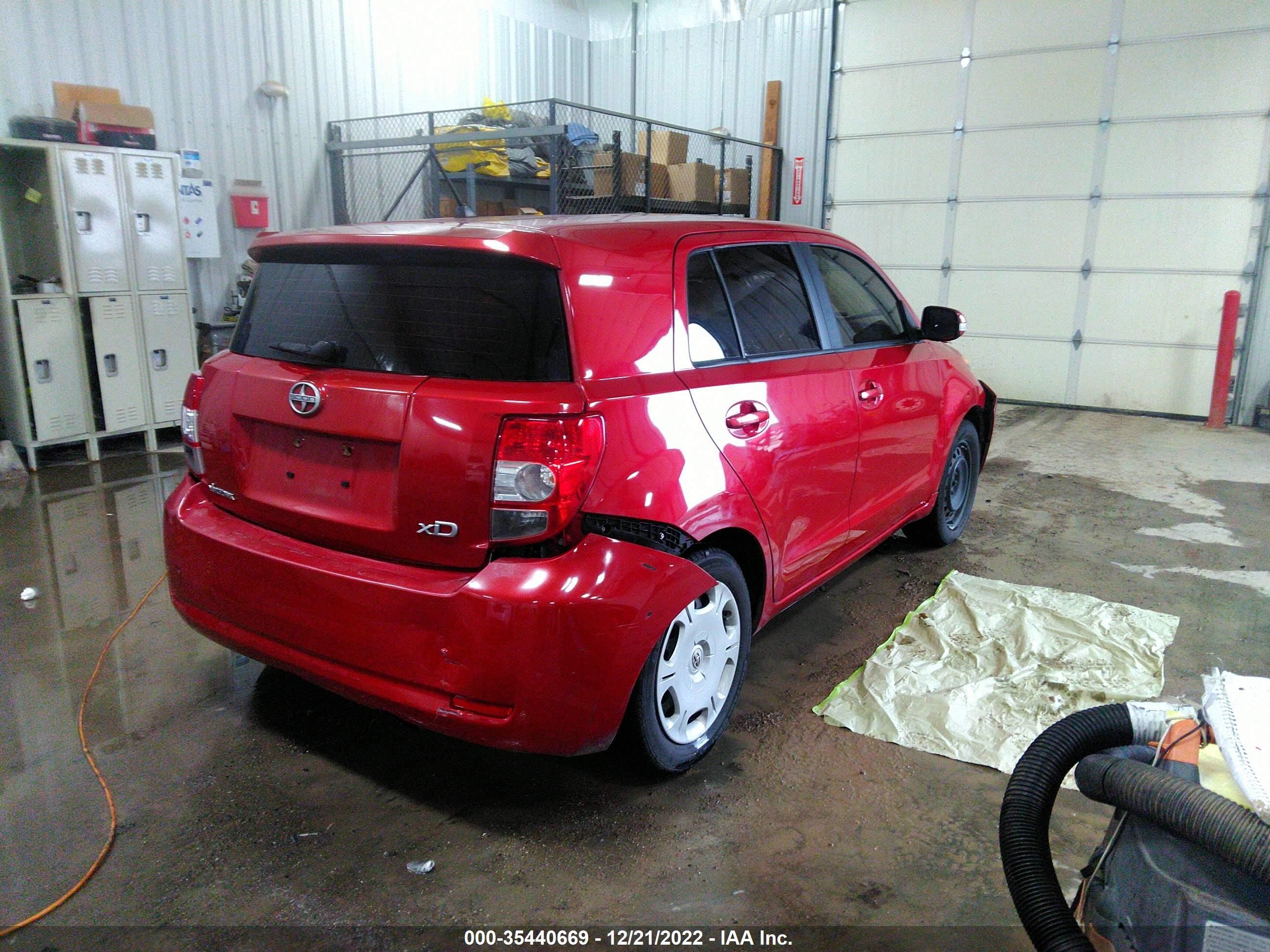 Photo 3 VIN: JTKKUPB43E1042551 - SCION XD 