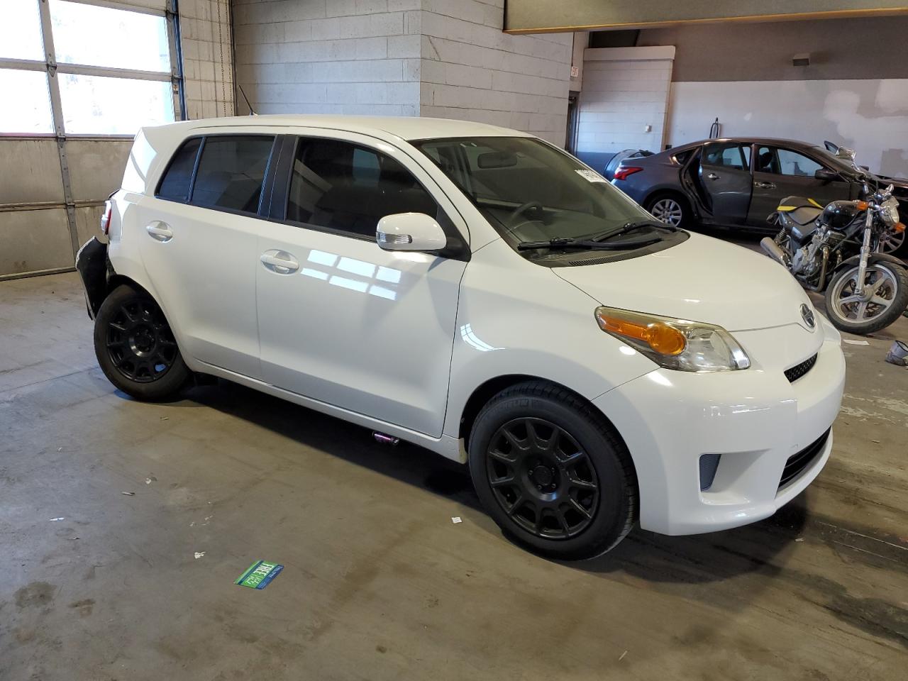 Photo 3 VIN: JTKKUPB44D1038815 - SCION XD 