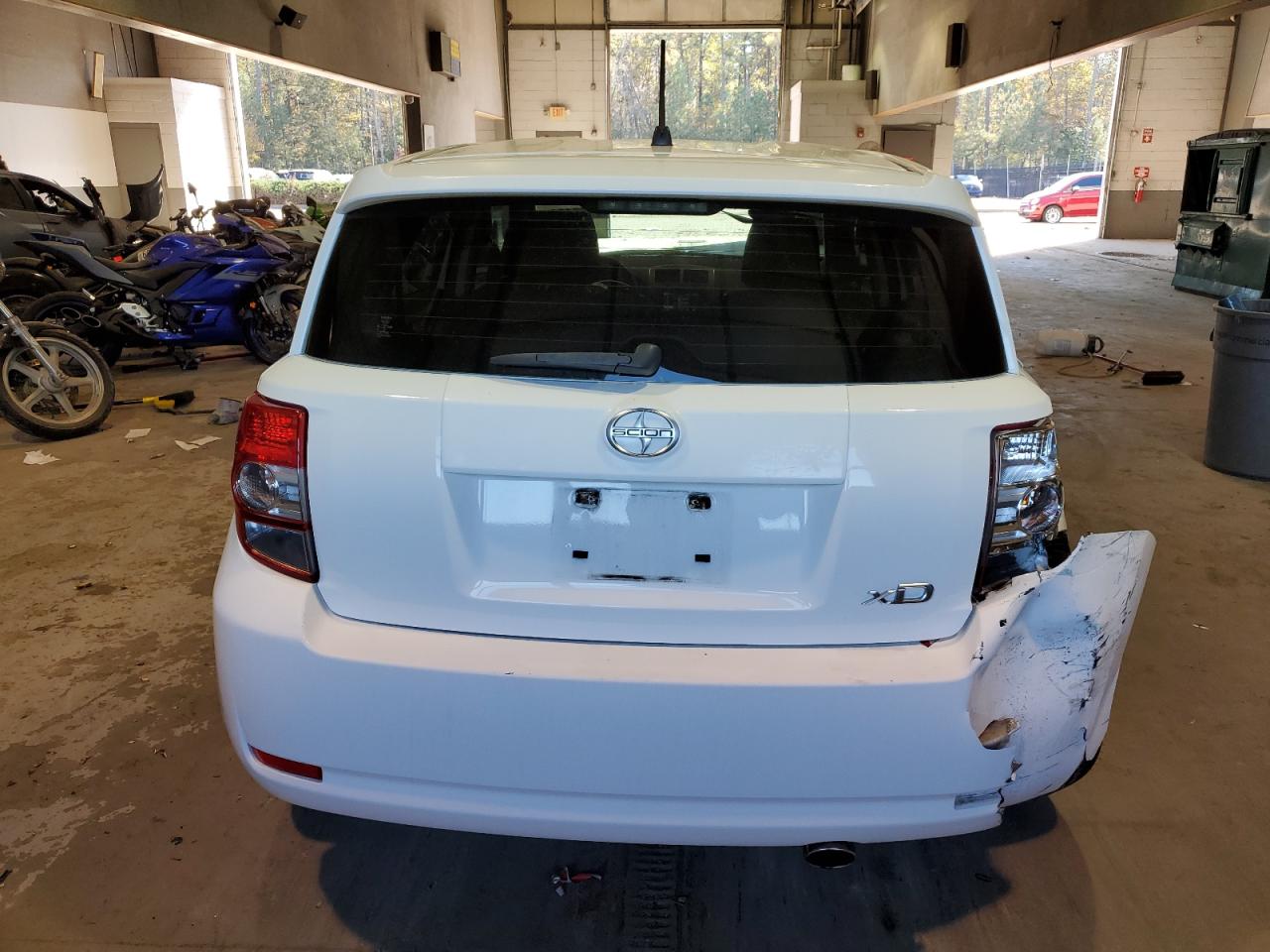 Photo 5 VIN: JTKKUPB44D1038815 - SCION XD 