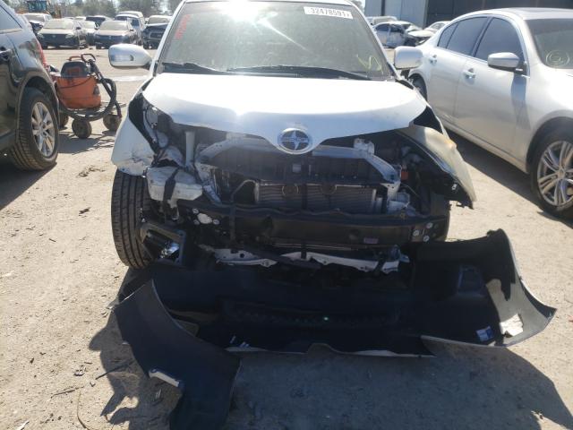 Photo 8 VIN: JTKKUPB46D1035673 - TOYOTA SCION XD 