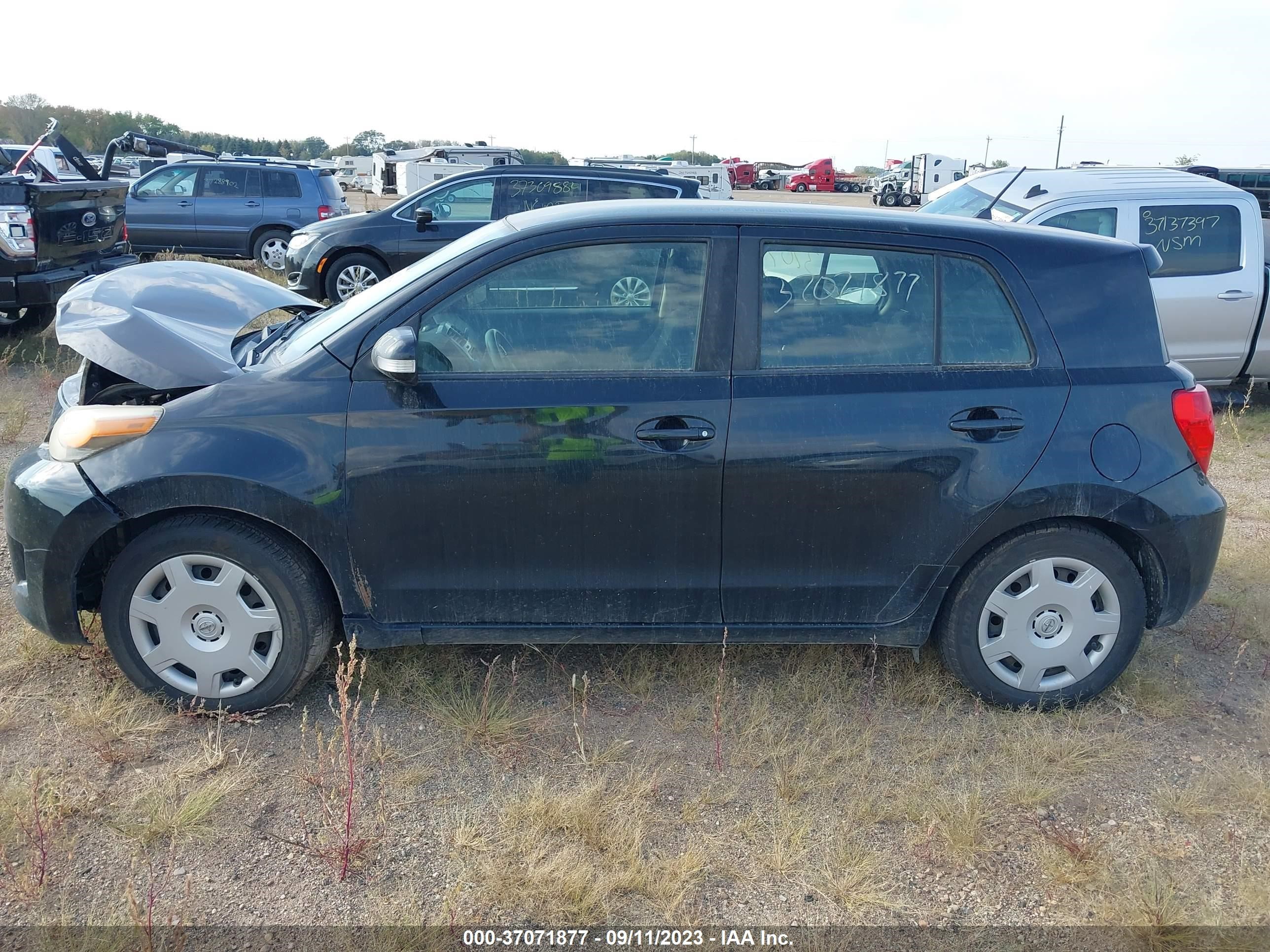 Photo 13 VIN: JTKKUPB47D1029946 - SCION XD 