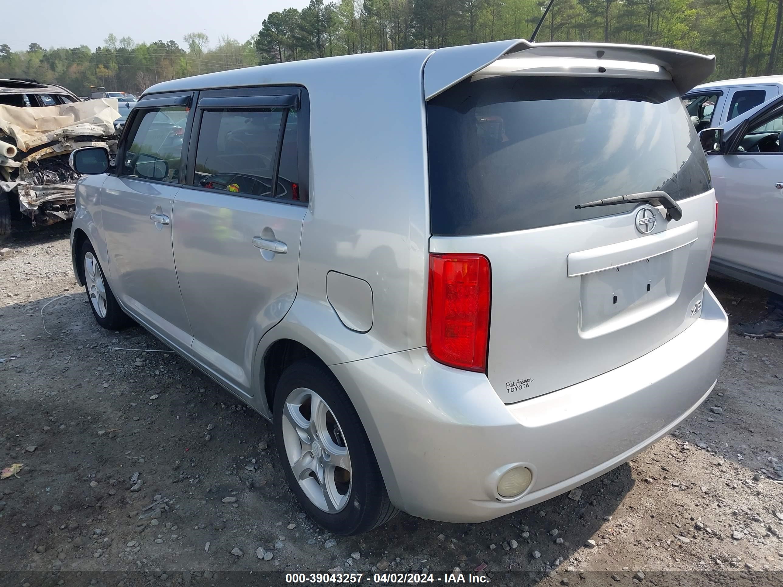 Photo 2 VIN: JTLKE50E081018317 - SCION XB 