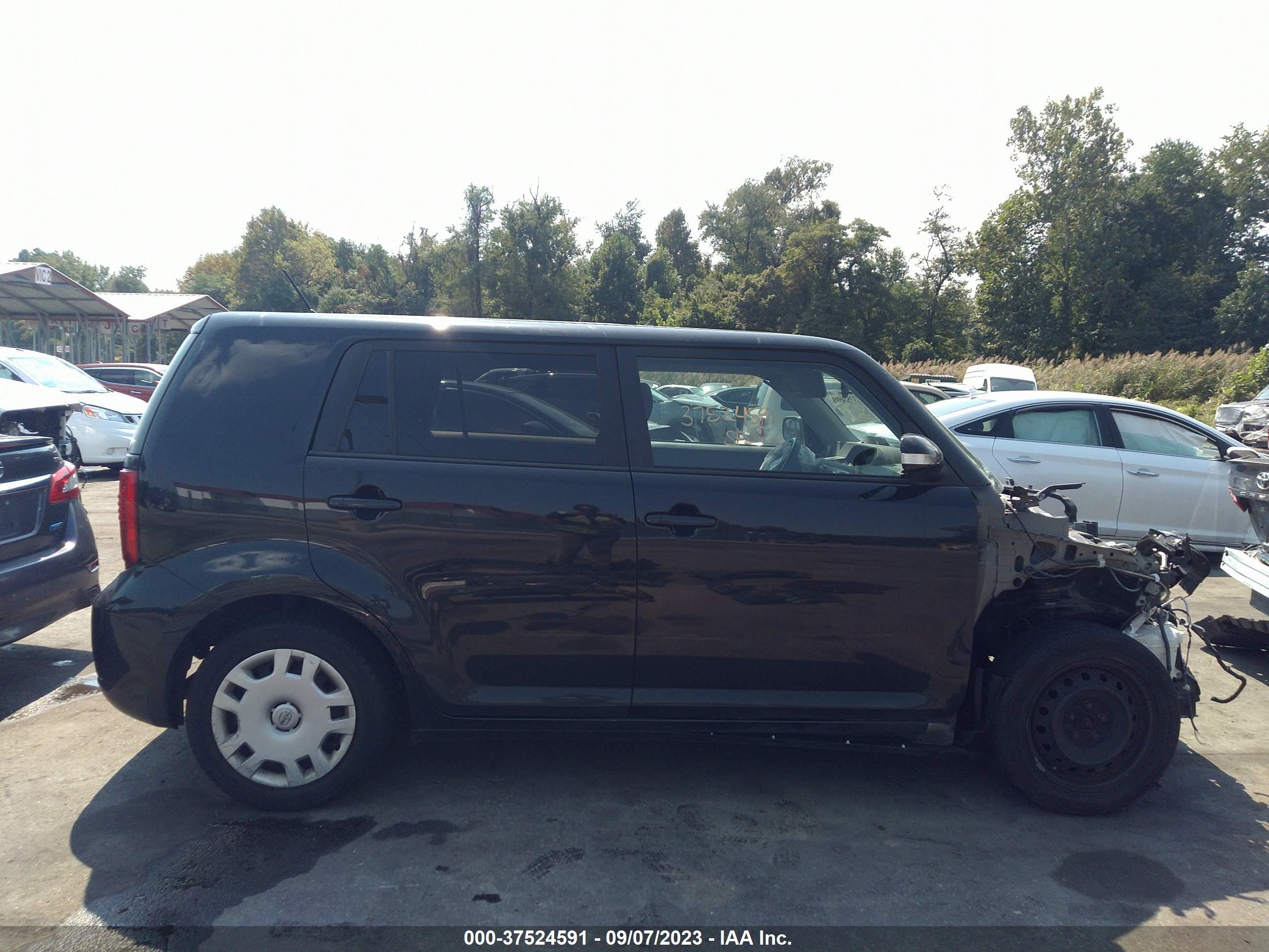 Photo 13 VIN: JTLKE50E091090216 - SCION XB 