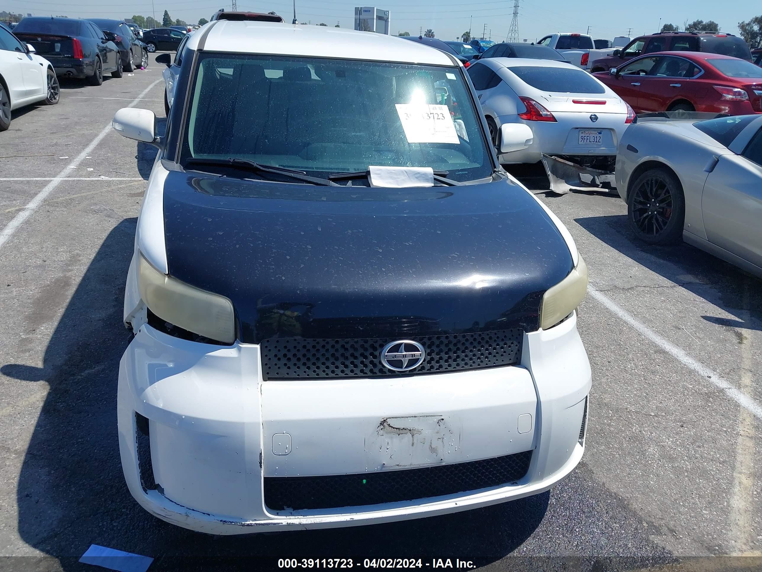 Photo 11 VIN: JTLKE50E181038091 - SCION XB 