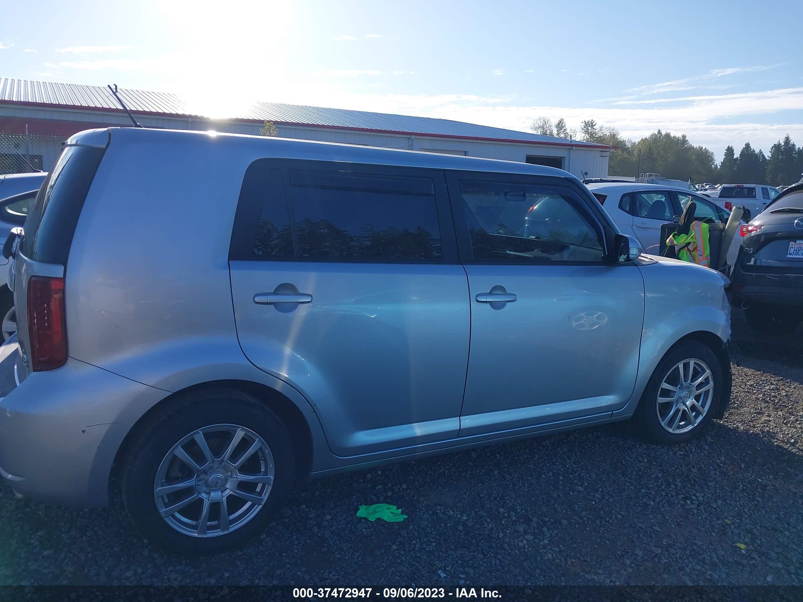 Photo 13 VIN: JTLKE50E181059278 - SCION XB 