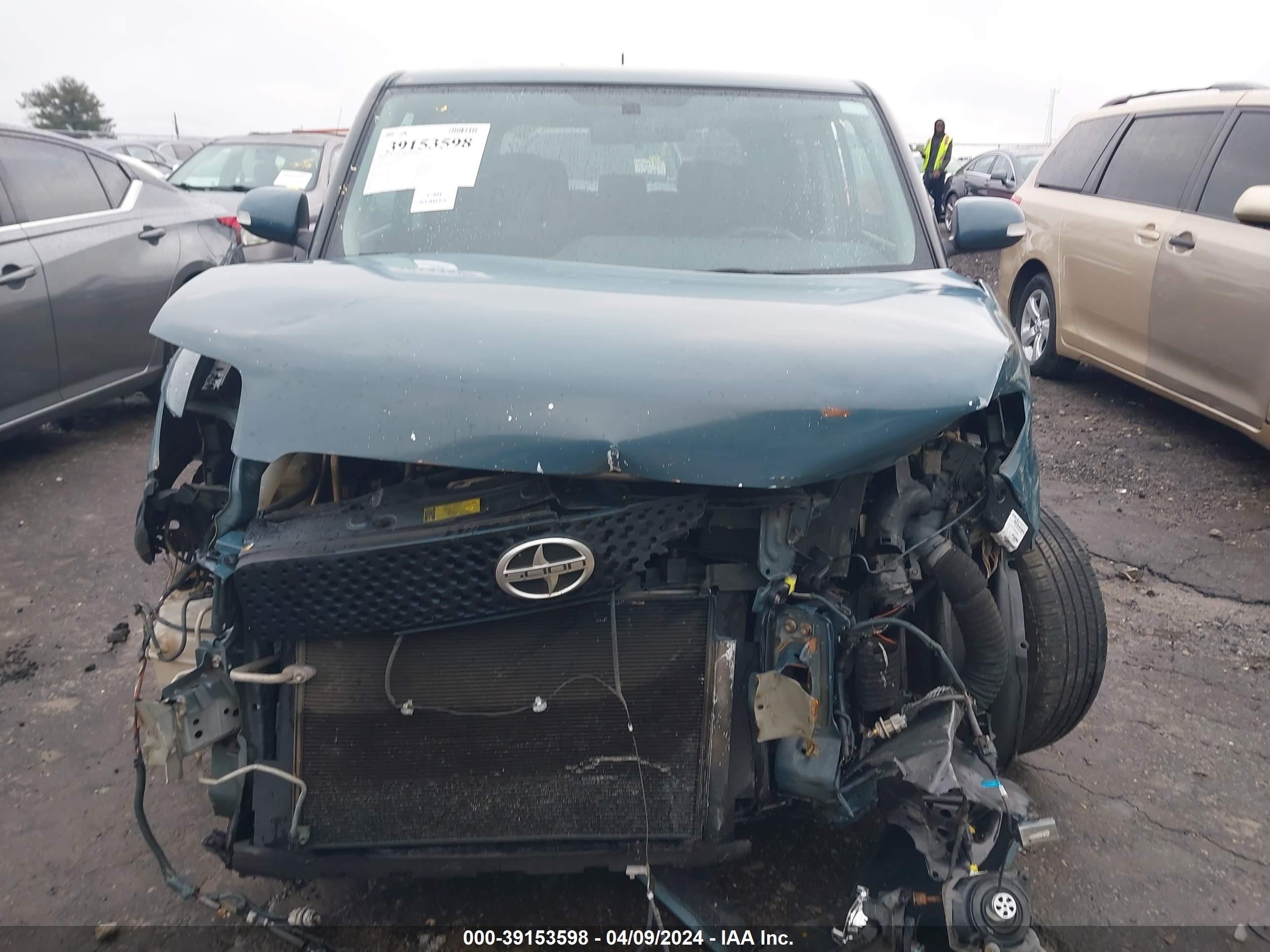 Photo 11 VIN: JTLKE50E281004130 - SCION XB 