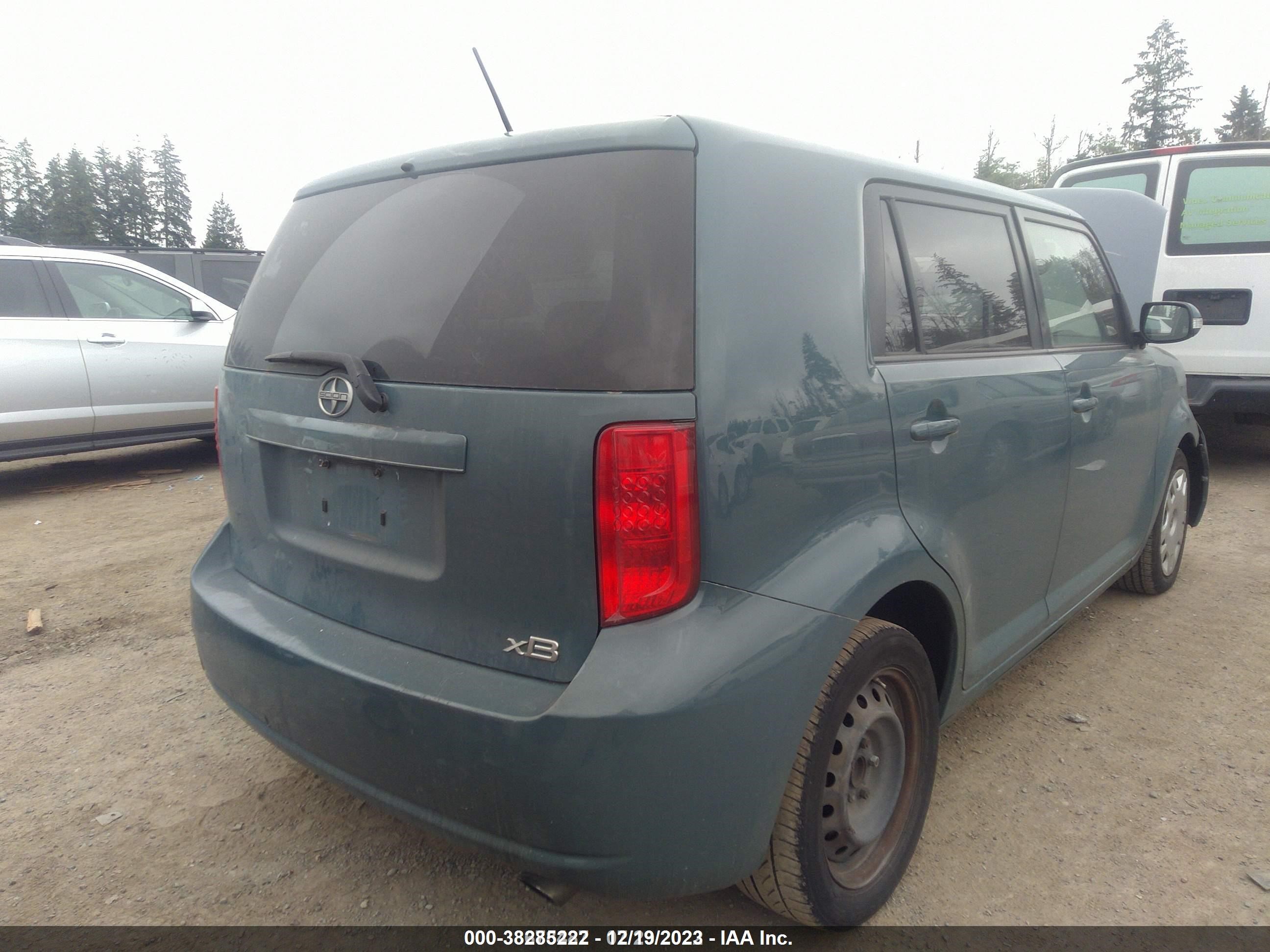 Photo 3 VIN: JTLKE50E281005651 - SCION XB 