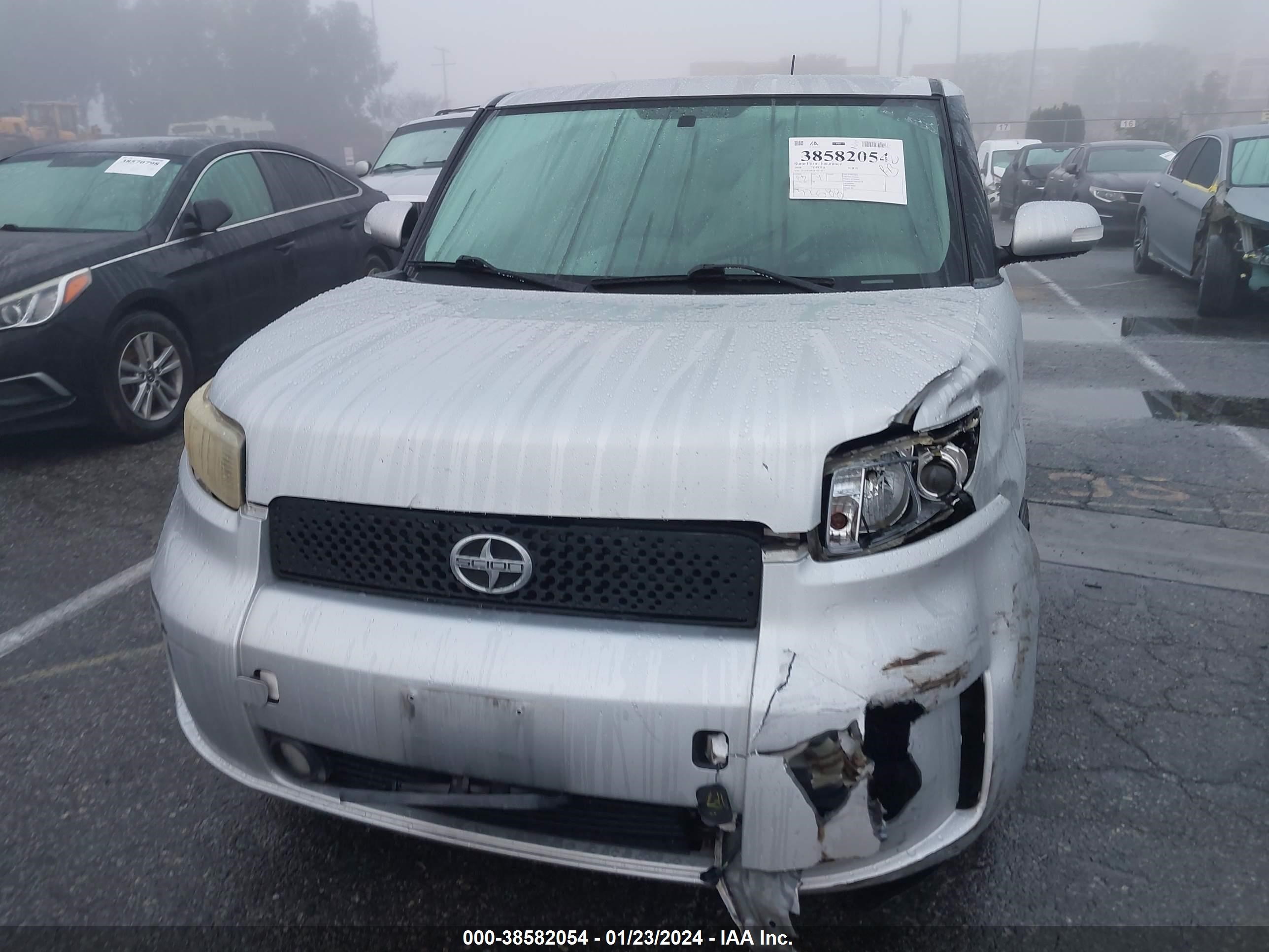 Photo 11 VIN: JTLKE50E281011417 - SCION XB 