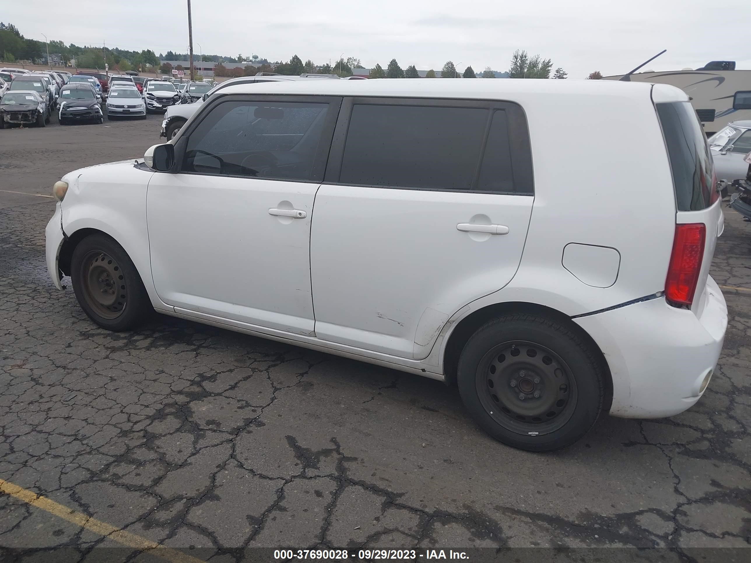 Photo 12 VIN: JTLKE50E281022658 - SCION XB 