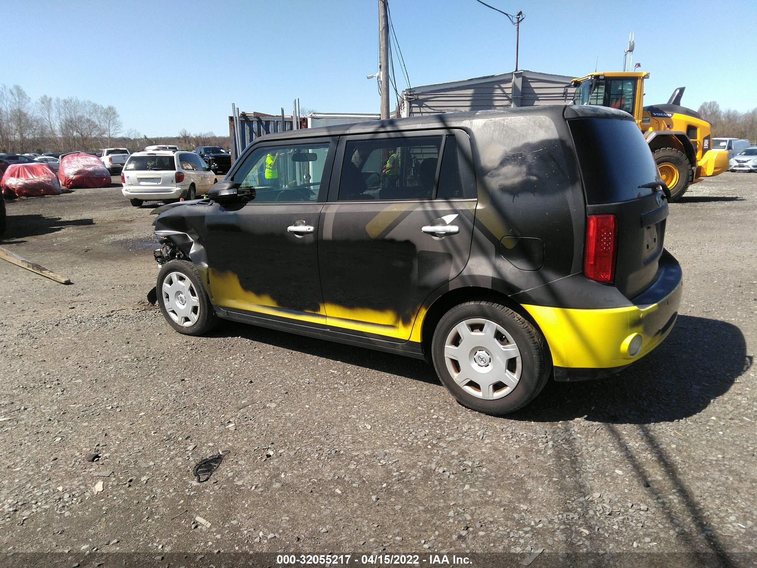 Photo 2 VIN: JTLKE50E281042781 - SCION XB 