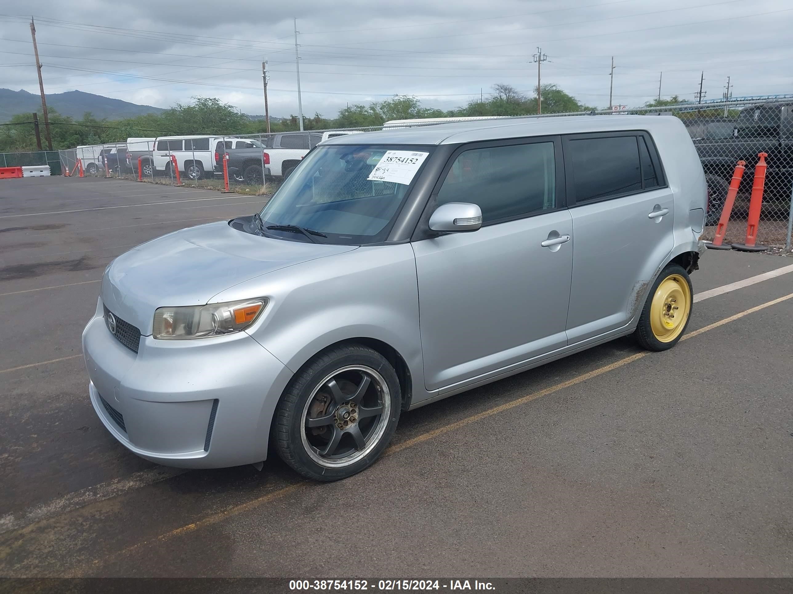 Photo 1 VIN: JTLKE50E281046197 - SCION XB 