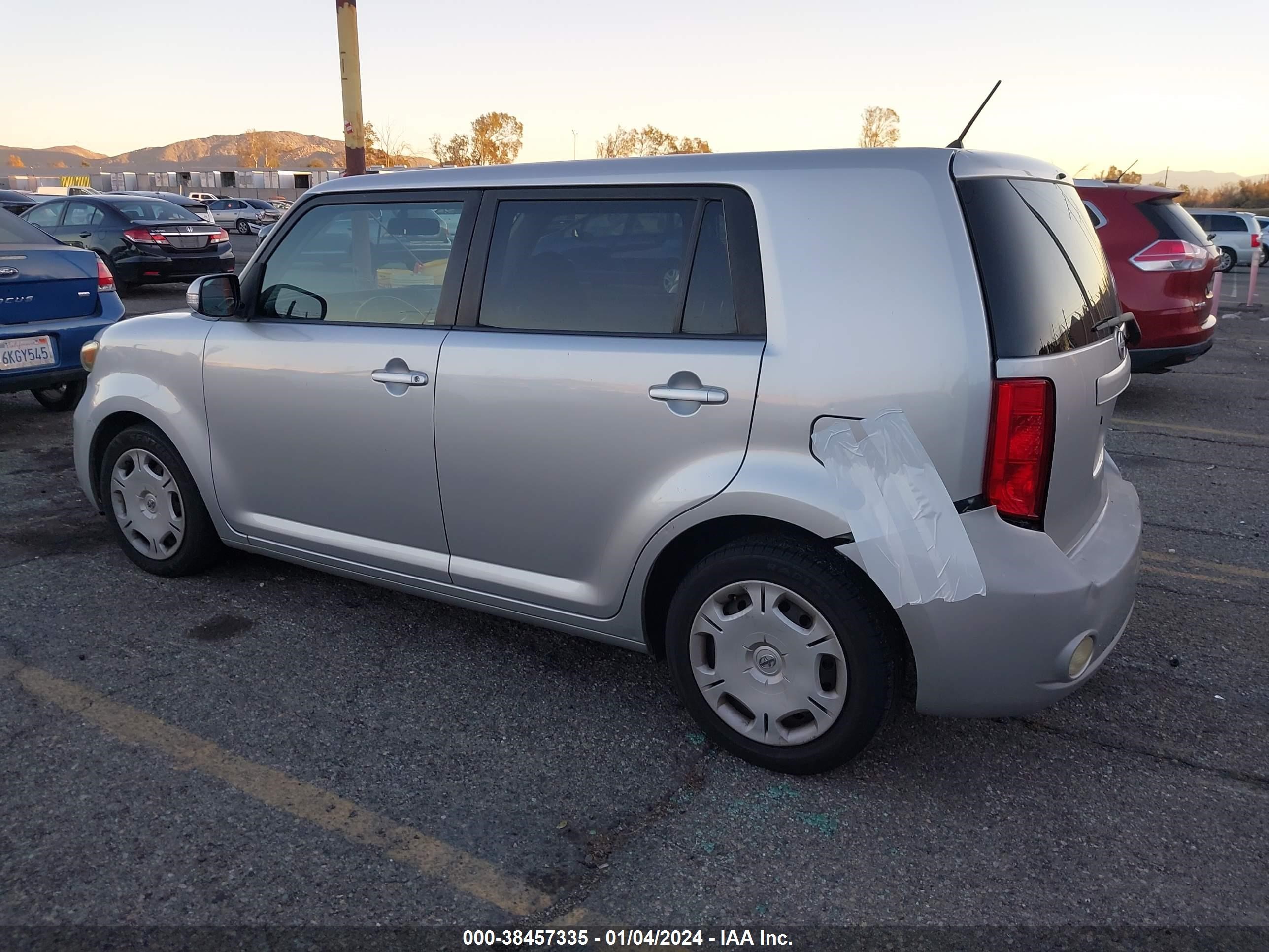 Photo 2 VIN: JTLKE50E281060097 - SCION XB 