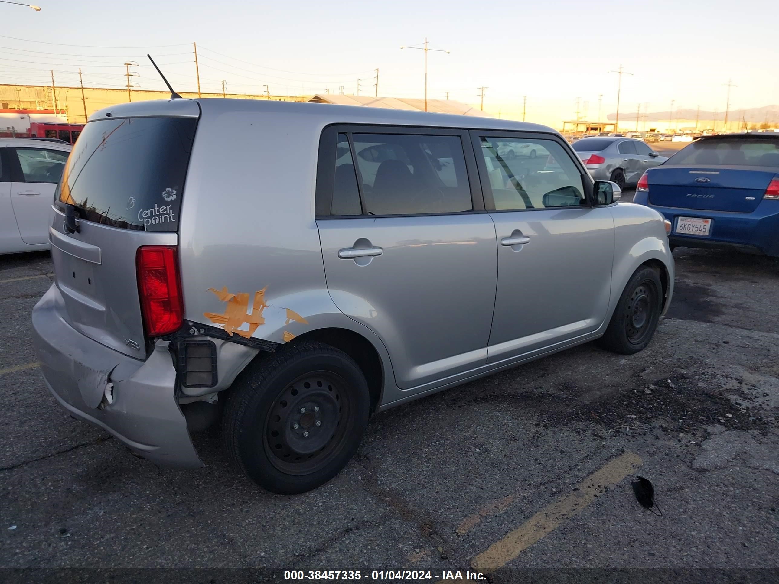 Photo 3 VIN: JTLKE50E281060097 - SCION XB 