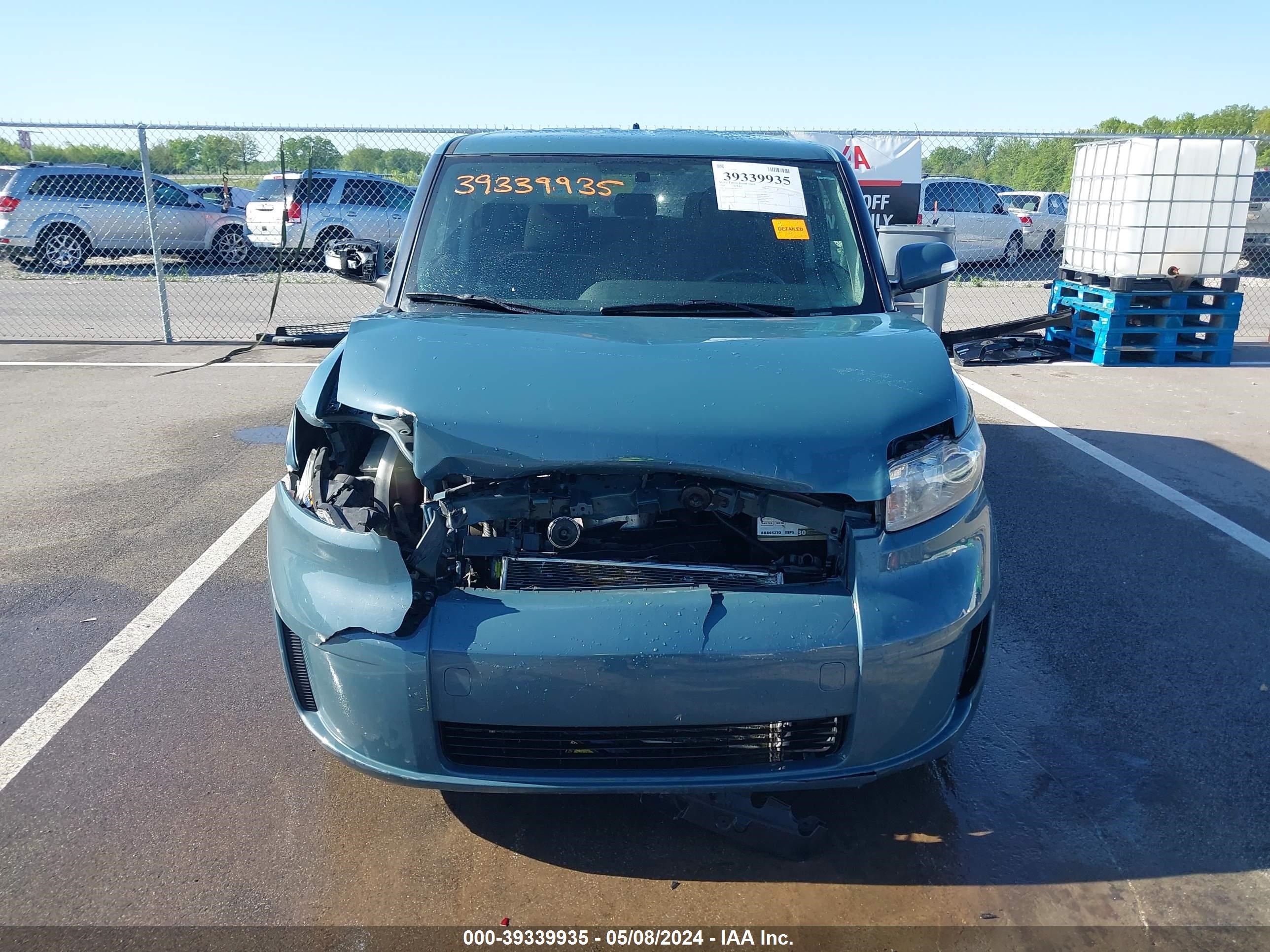 Photo 11 VIN: JTLKE50E381012219 - SCION XB 