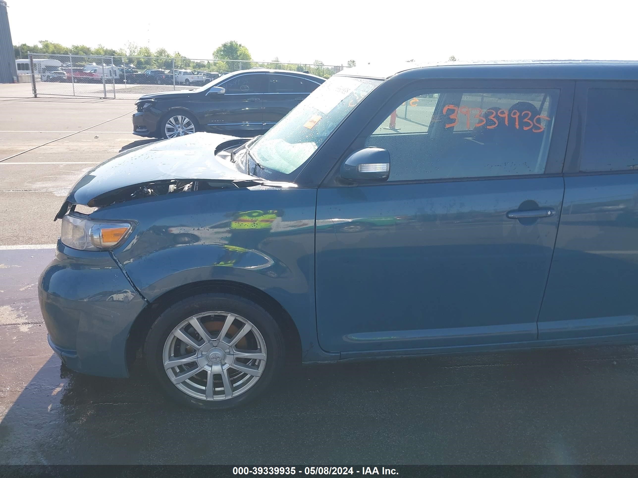 Photo 16 VIN: JTLKE50E381012219 - SCION XB 