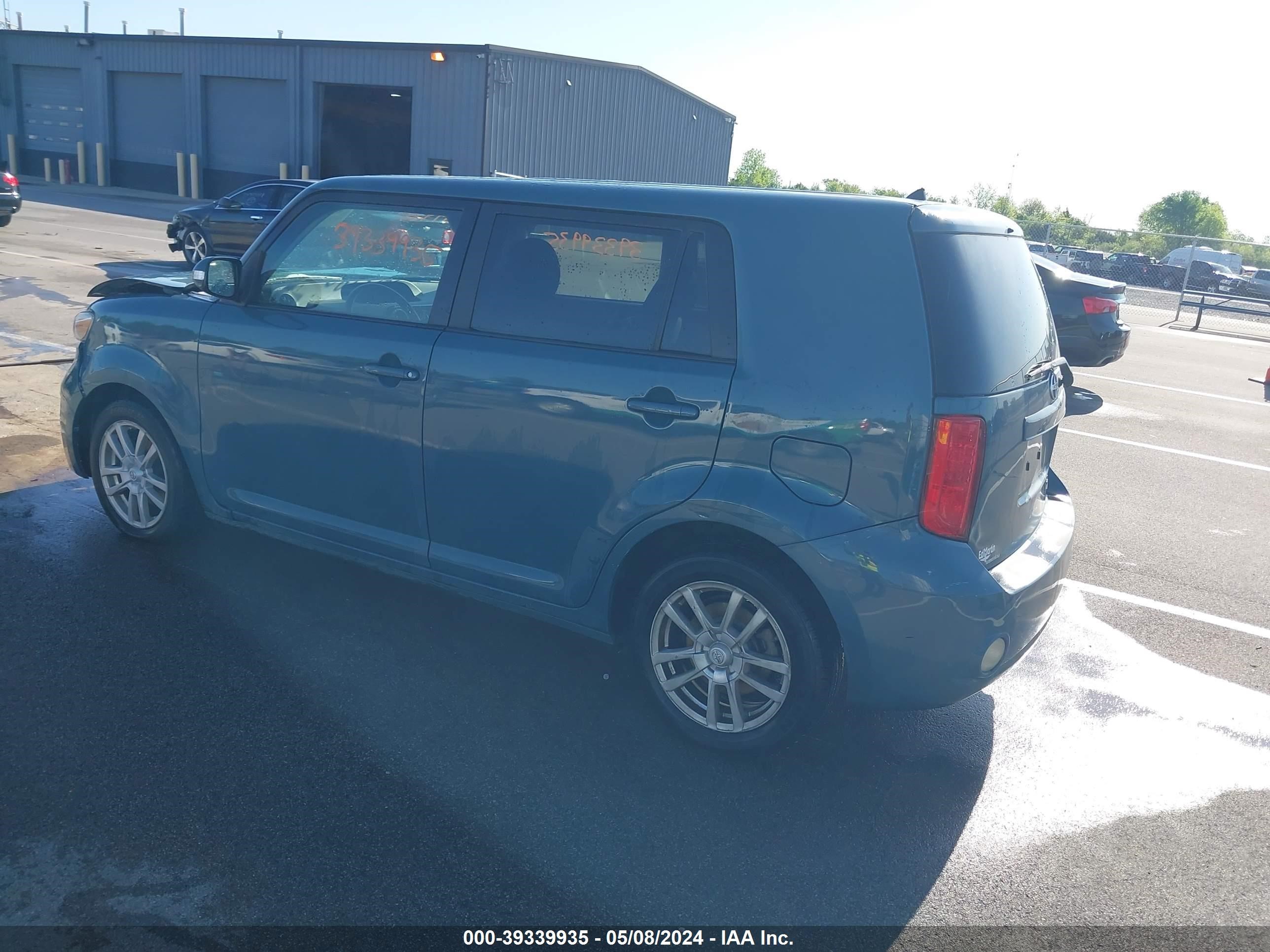 Photo 2 VIN: JTLKE50E381012219 - SCION XB 