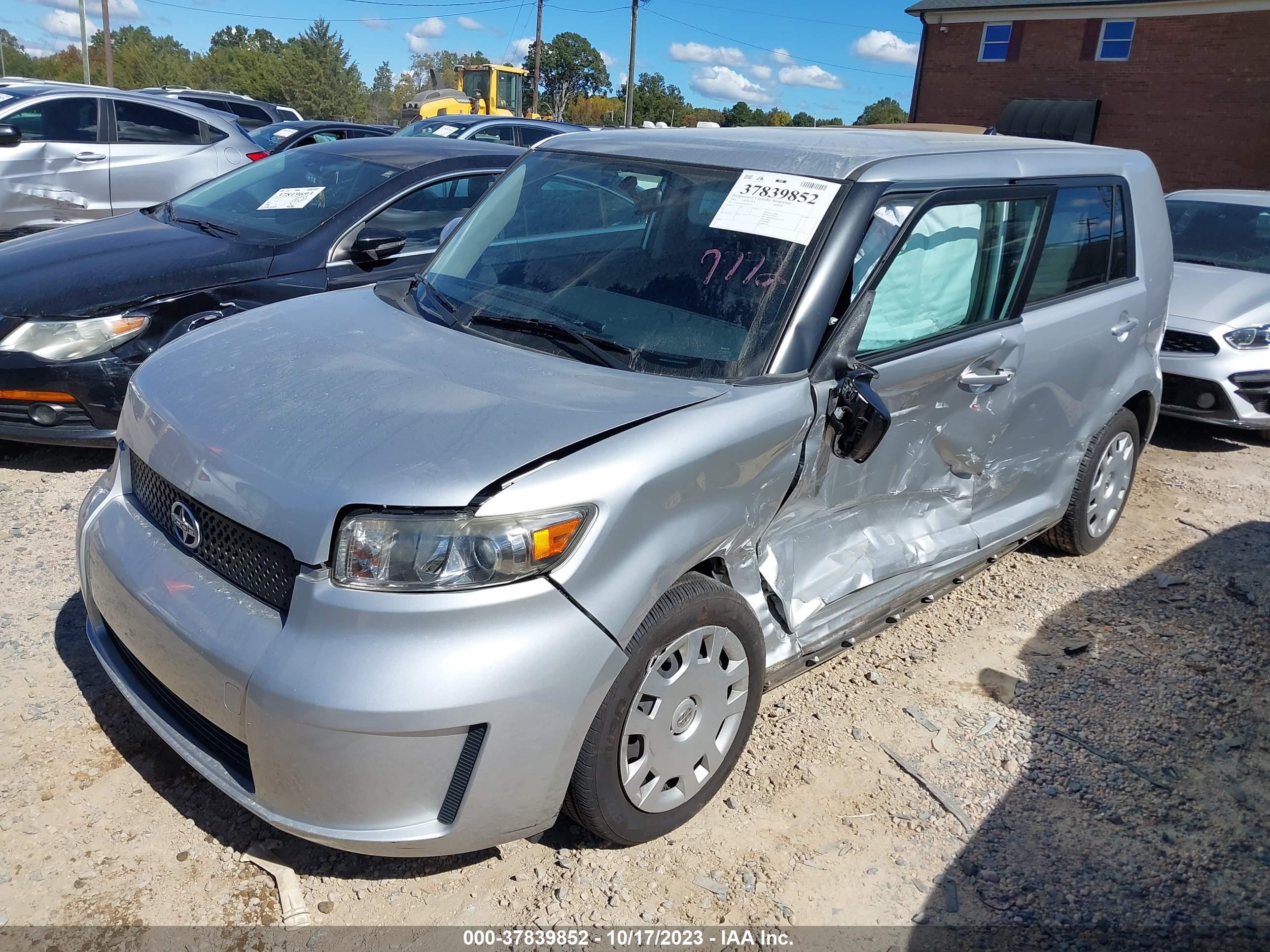 Photo 1 VIN: JTLKE50E381049772 - SCION XB 