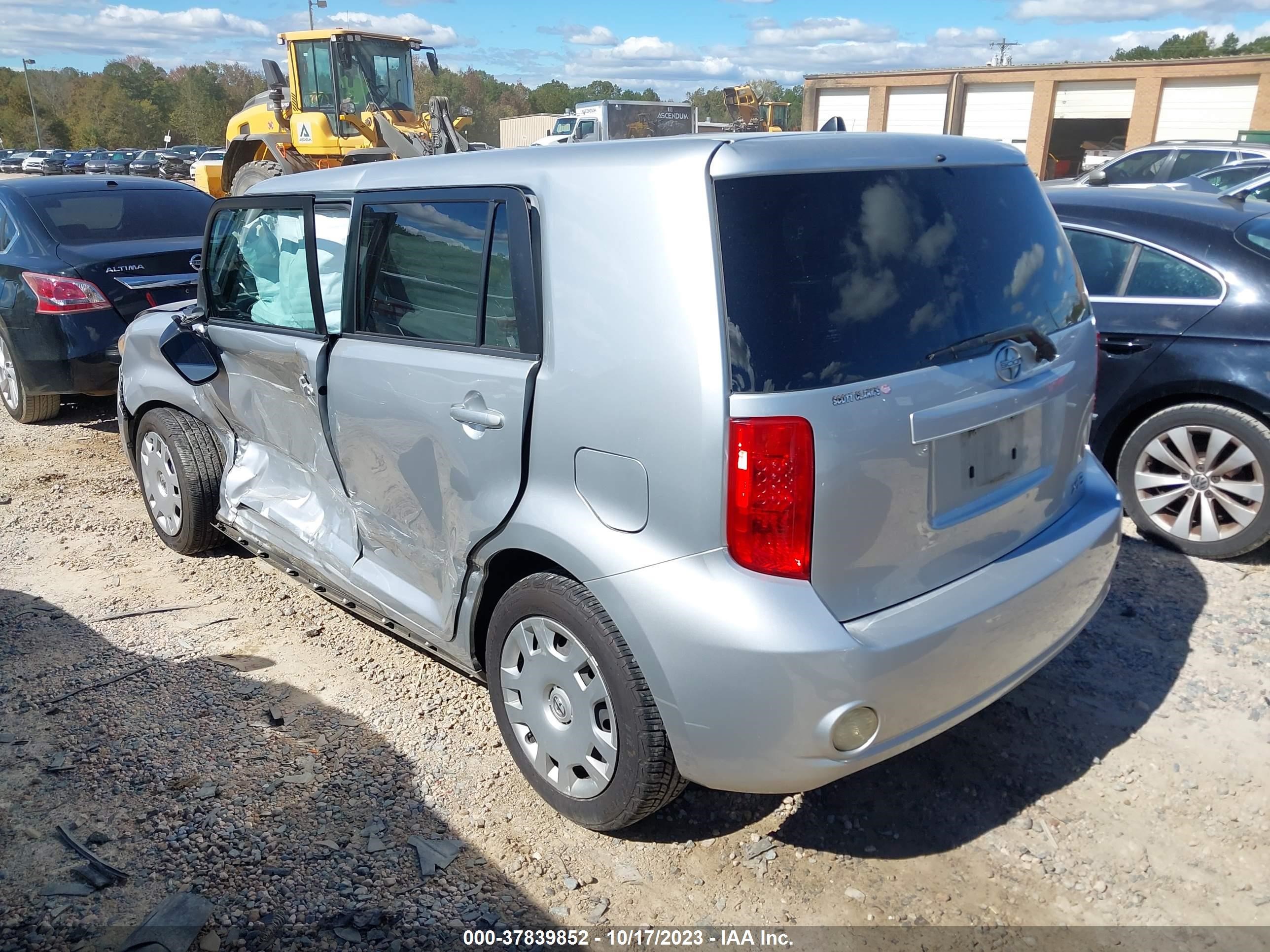 Photo 2 VIN: JTLKE50E381049772 - SCION XB 