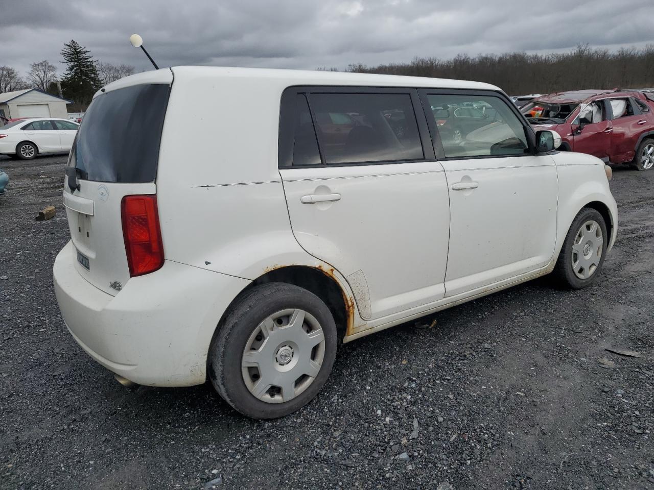 Photo 2 VIN: JTLKE50E381055345 - SCION XB 