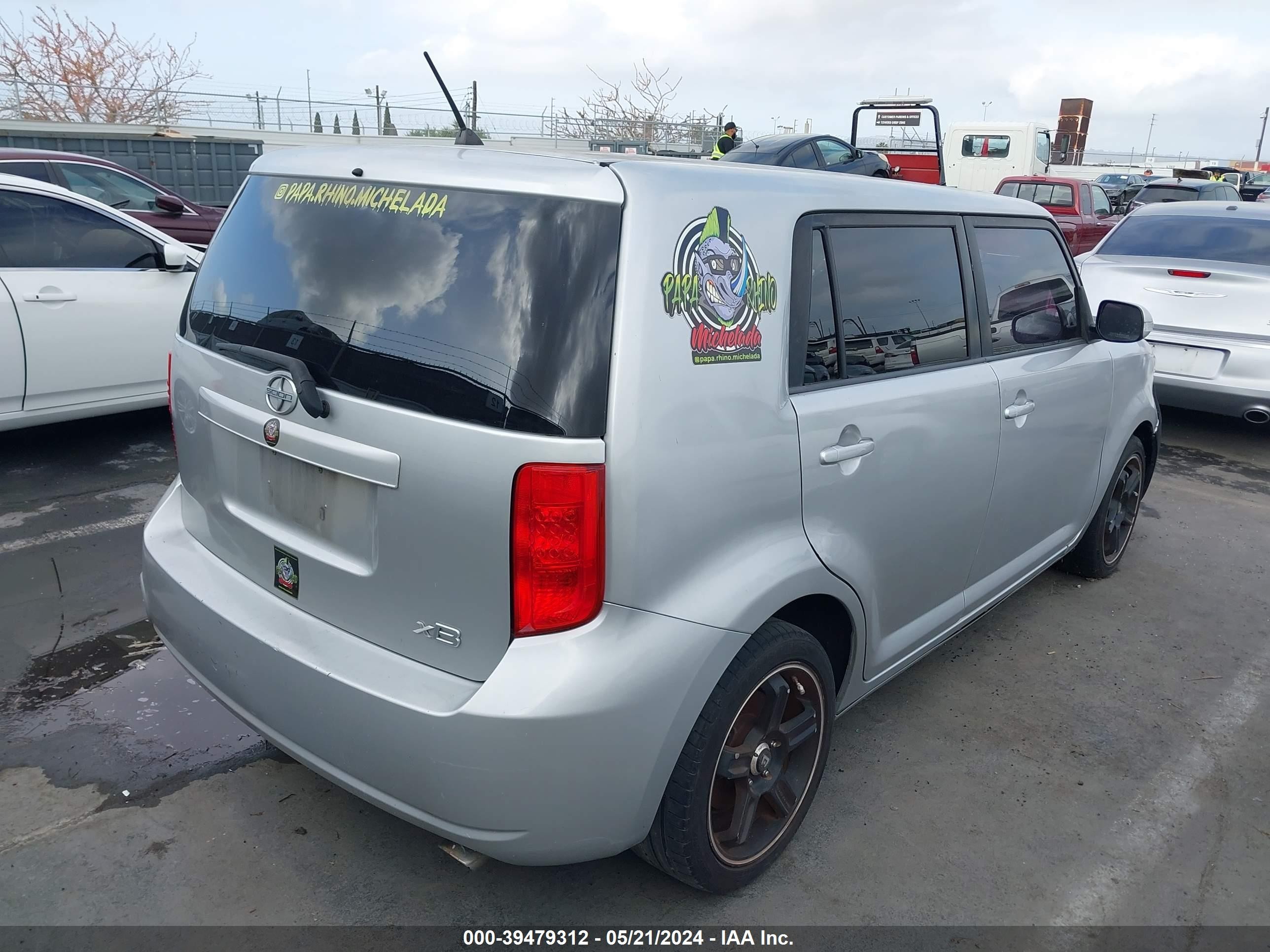 Photo 3 VIN: JTLKE50E391065696 - SCION XB 