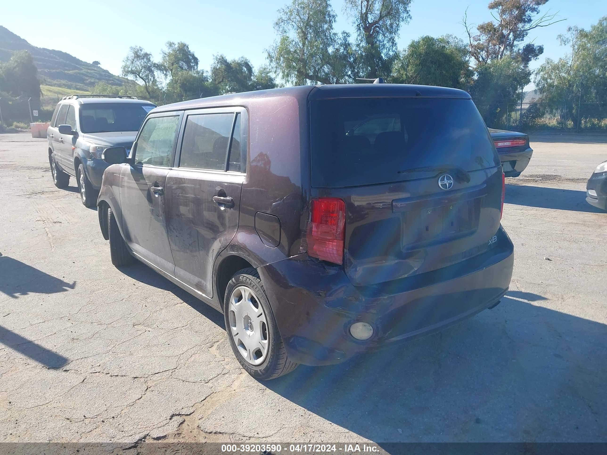 Photo 2 VIN: JTLKE50E391086872 - SCION XB 