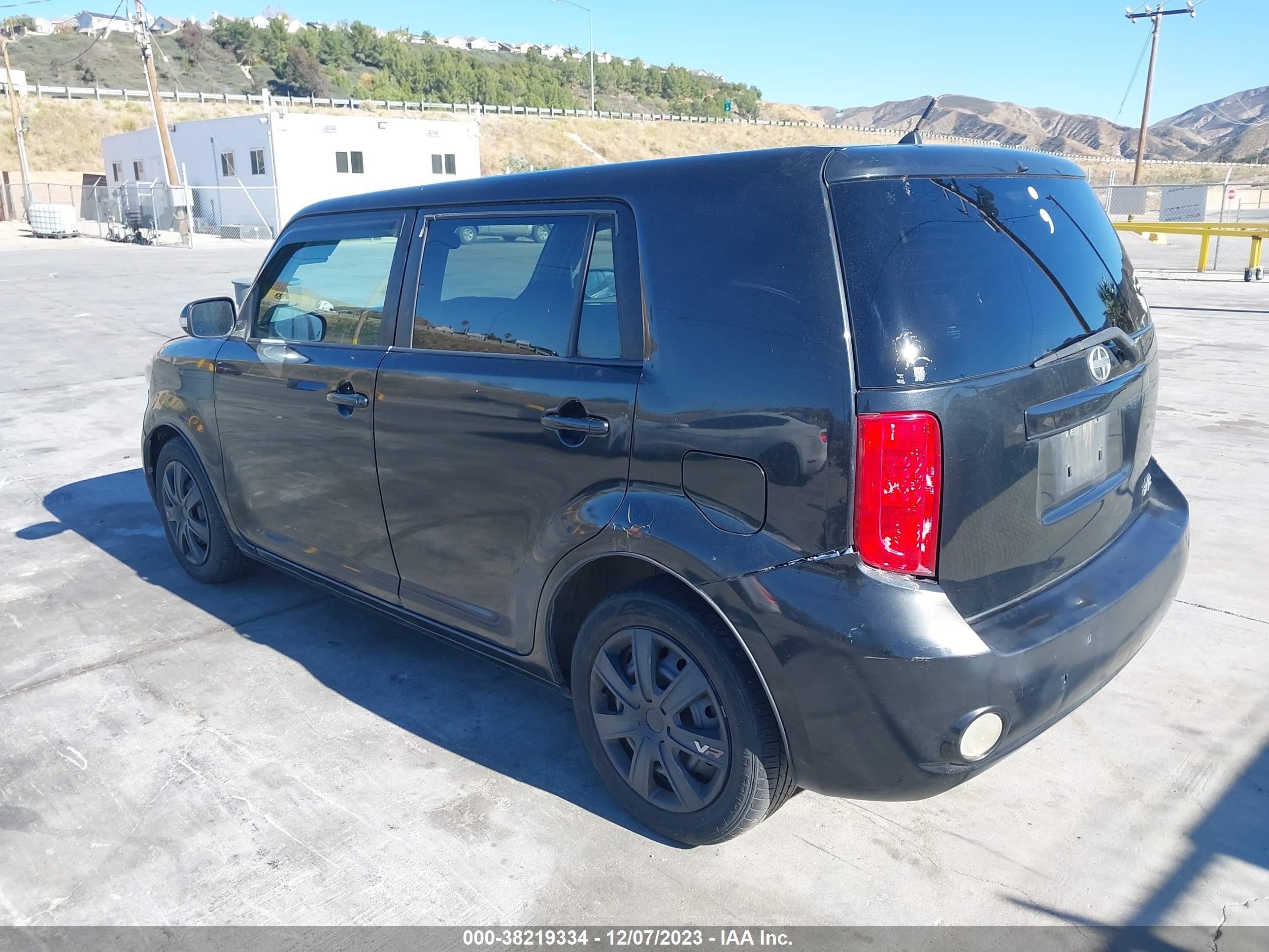 Photo 2 VIN: JTLKE50E481021351 - SCION XB 