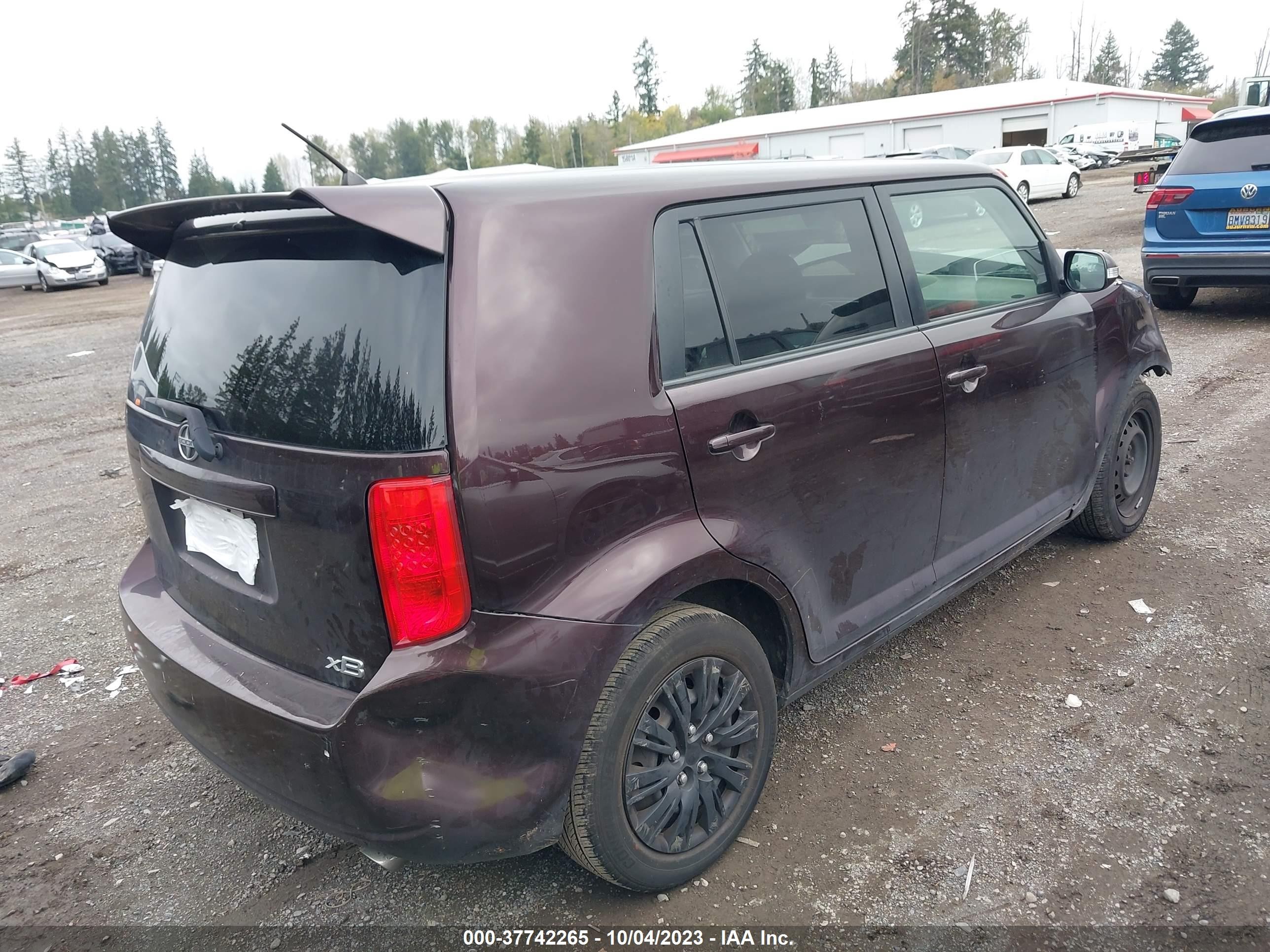 Photo 3 VIN: JTLKE50E481028882 - SCION XB 