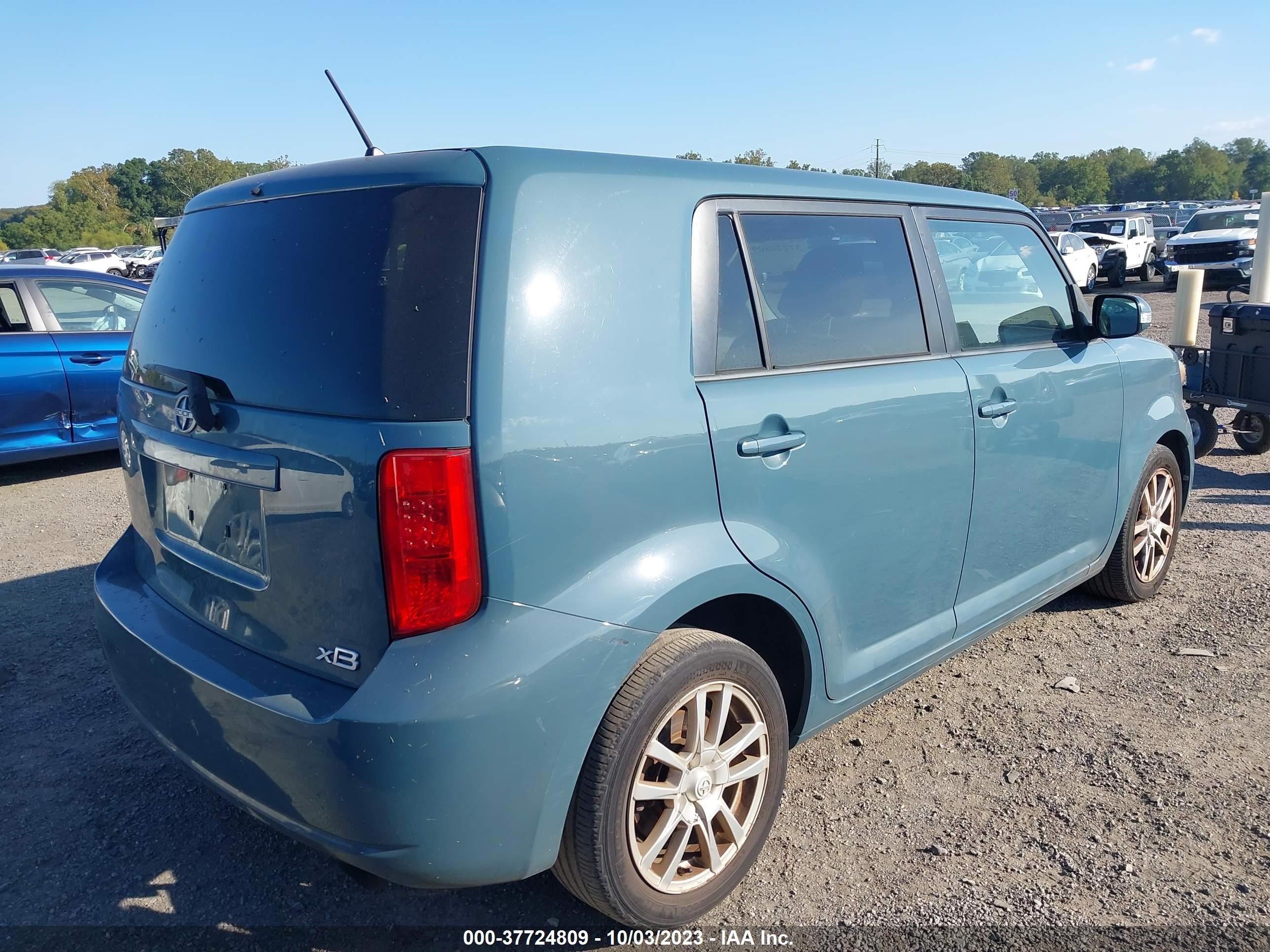 Photo 3 VIN: JTLKE50E481057685 - SCION XB 