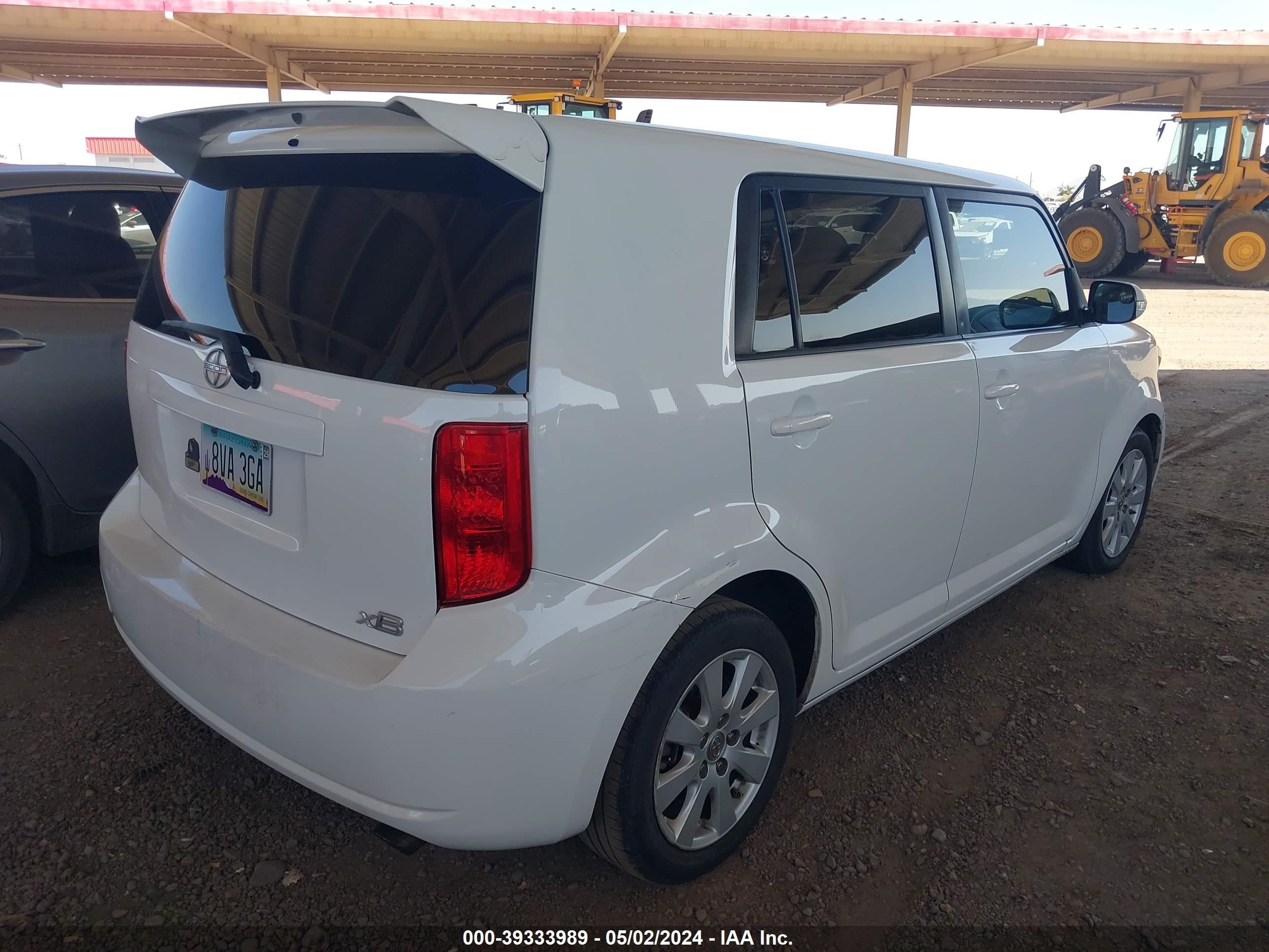 Photo 3 VIN: JTLKE50E481058674 - SCION XB 